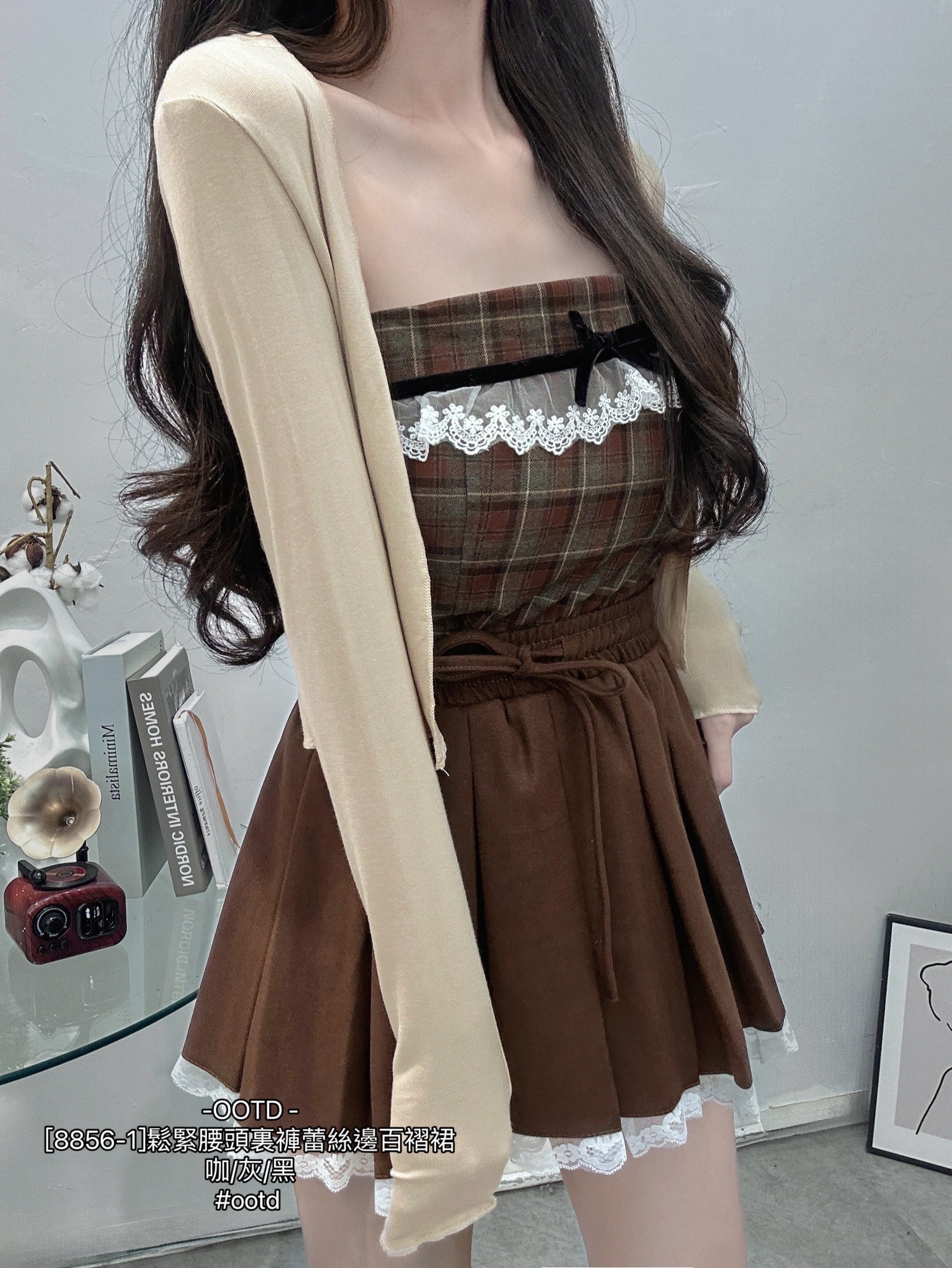 [8856-1]鬆緊腰頭裏褲蕾絲邊百褶裙