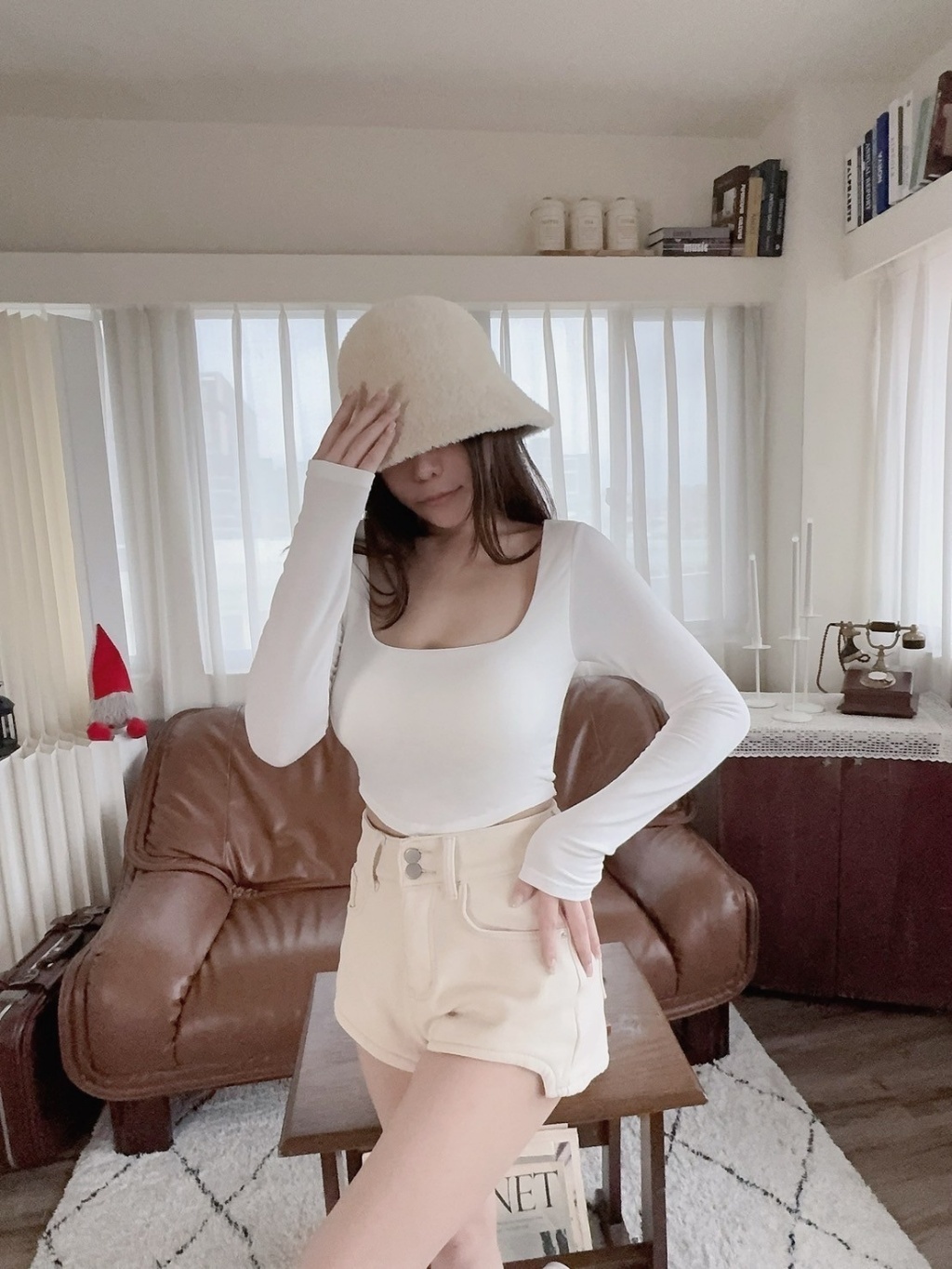 9595訂製款-U領胸墊短版上衣 (8)