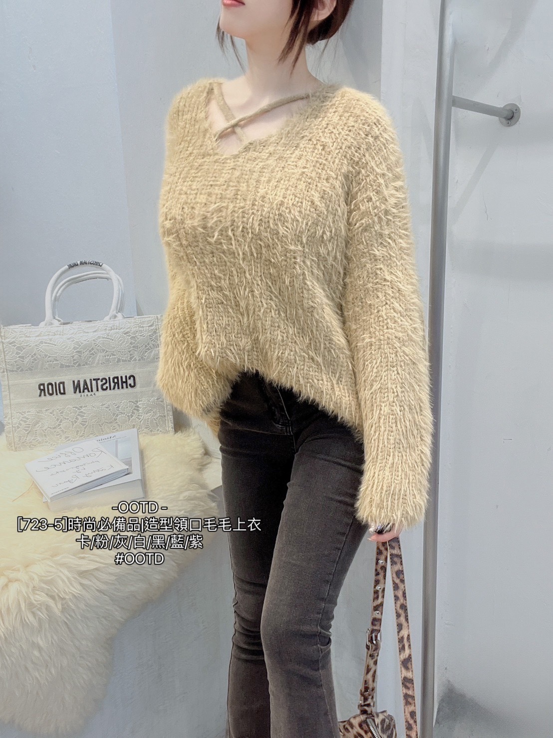[723-5]時尚必備品造型領口毛毛上衣 (8)