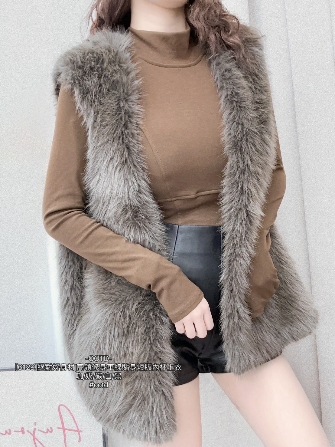 [6129]絕對好身材高領修身車線貼身短版內杯上衣 (5)