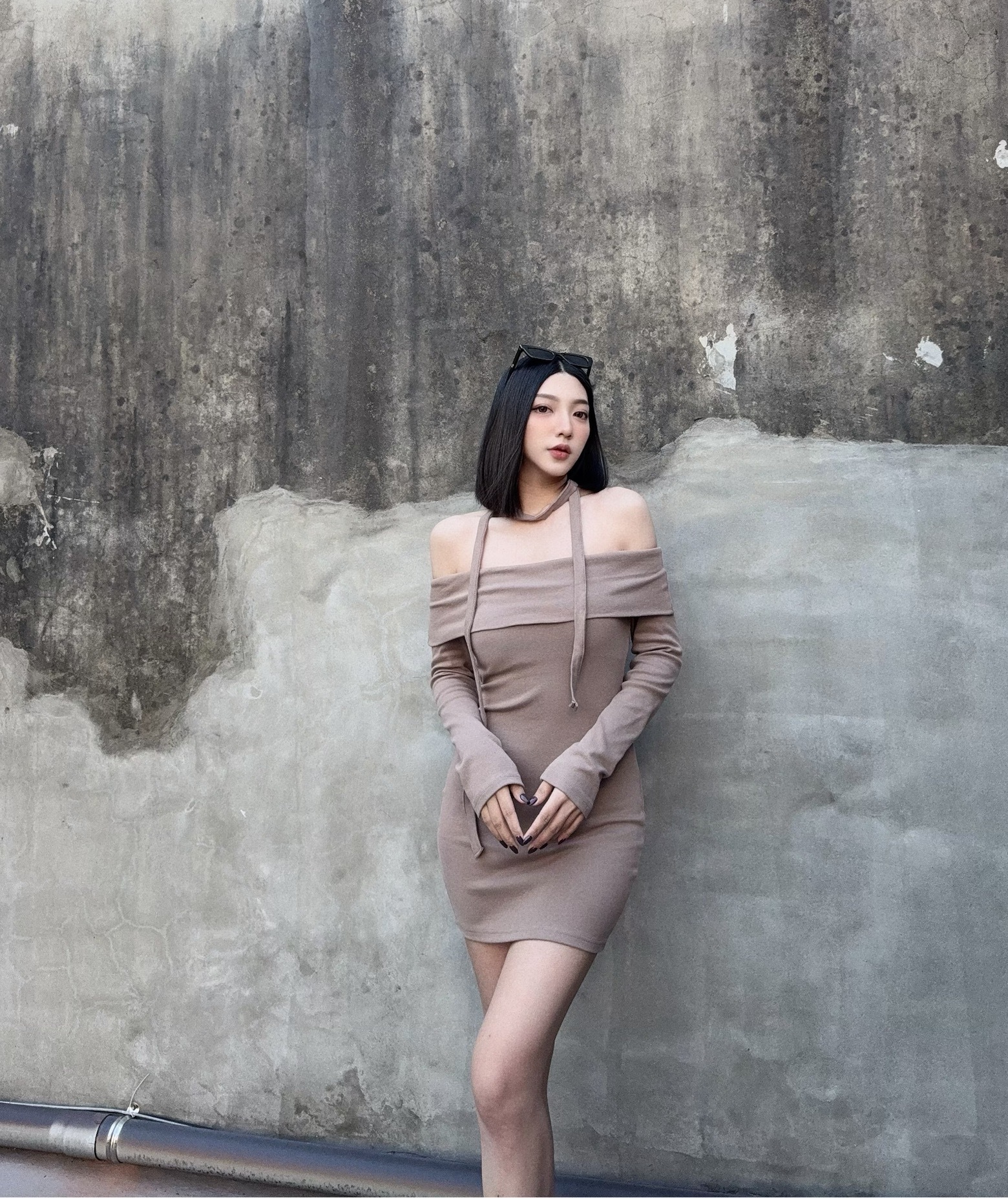 10241013『訂製款』純欲風繞脖翻領一字短洋 (2)