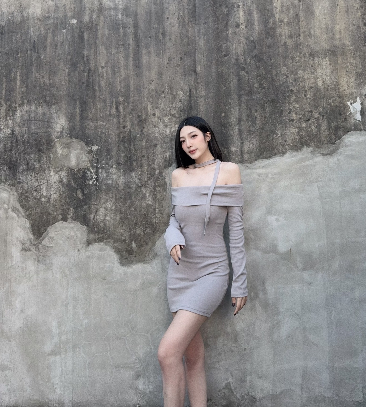 10241013『訂製款』純欲風繞脖翻領一字短洋