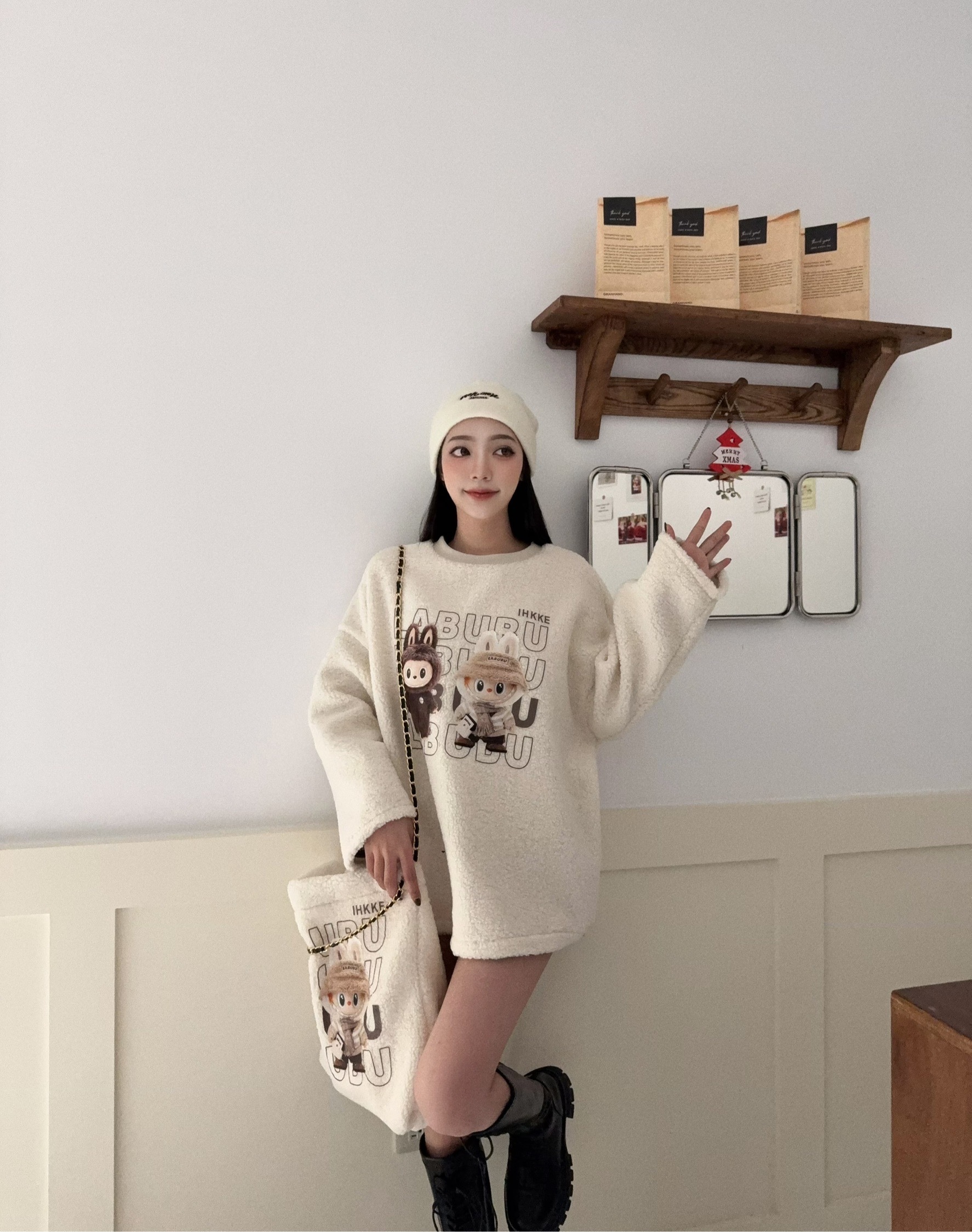 12115030『選品』可愛爆擊✨毛茸Labubu大學T+包包