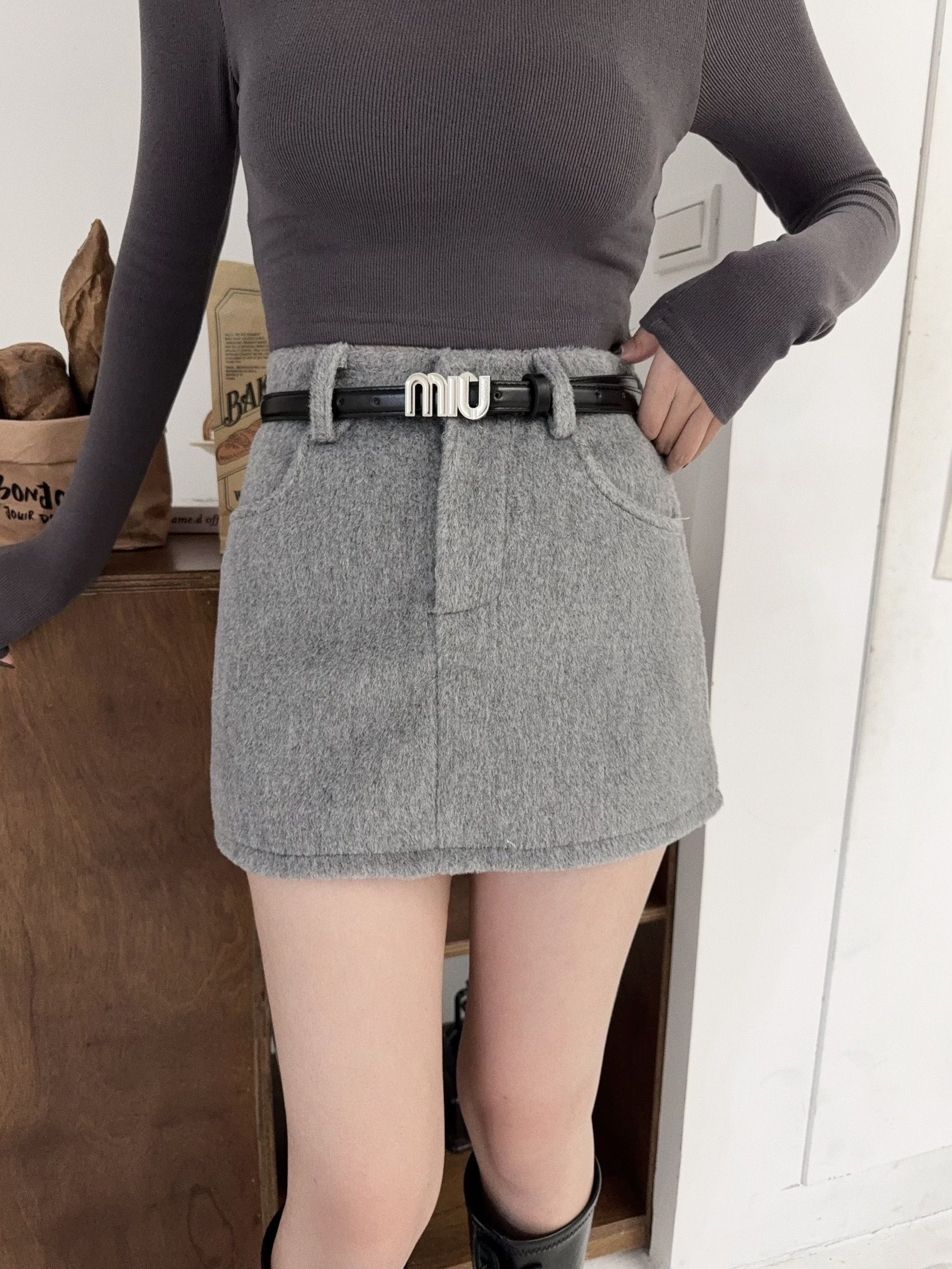 12118982『選品』羊毛絨🐑Miu系列短裙+皮帶 (5)