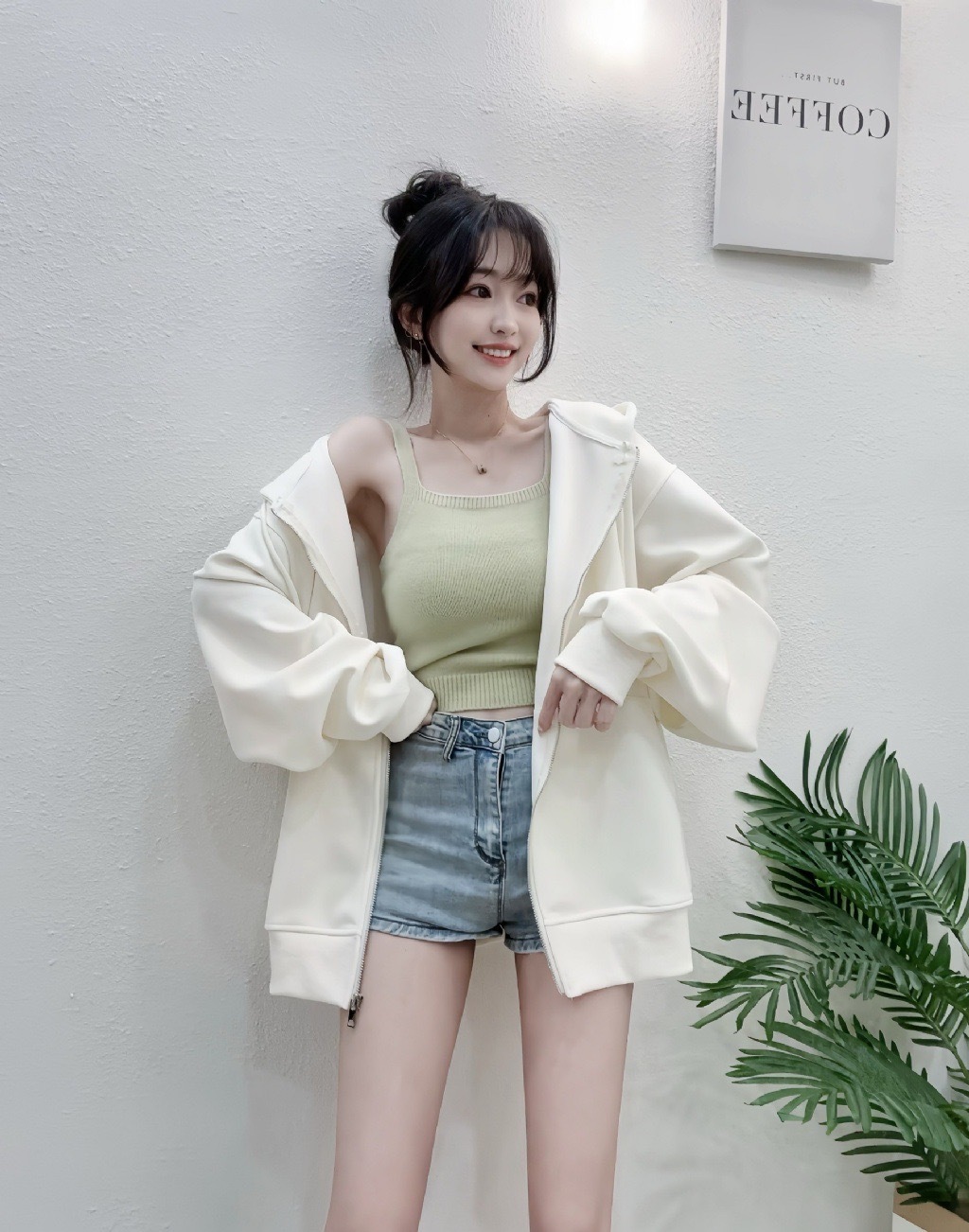 709234重磅繡字牛奶棉連帽大外套