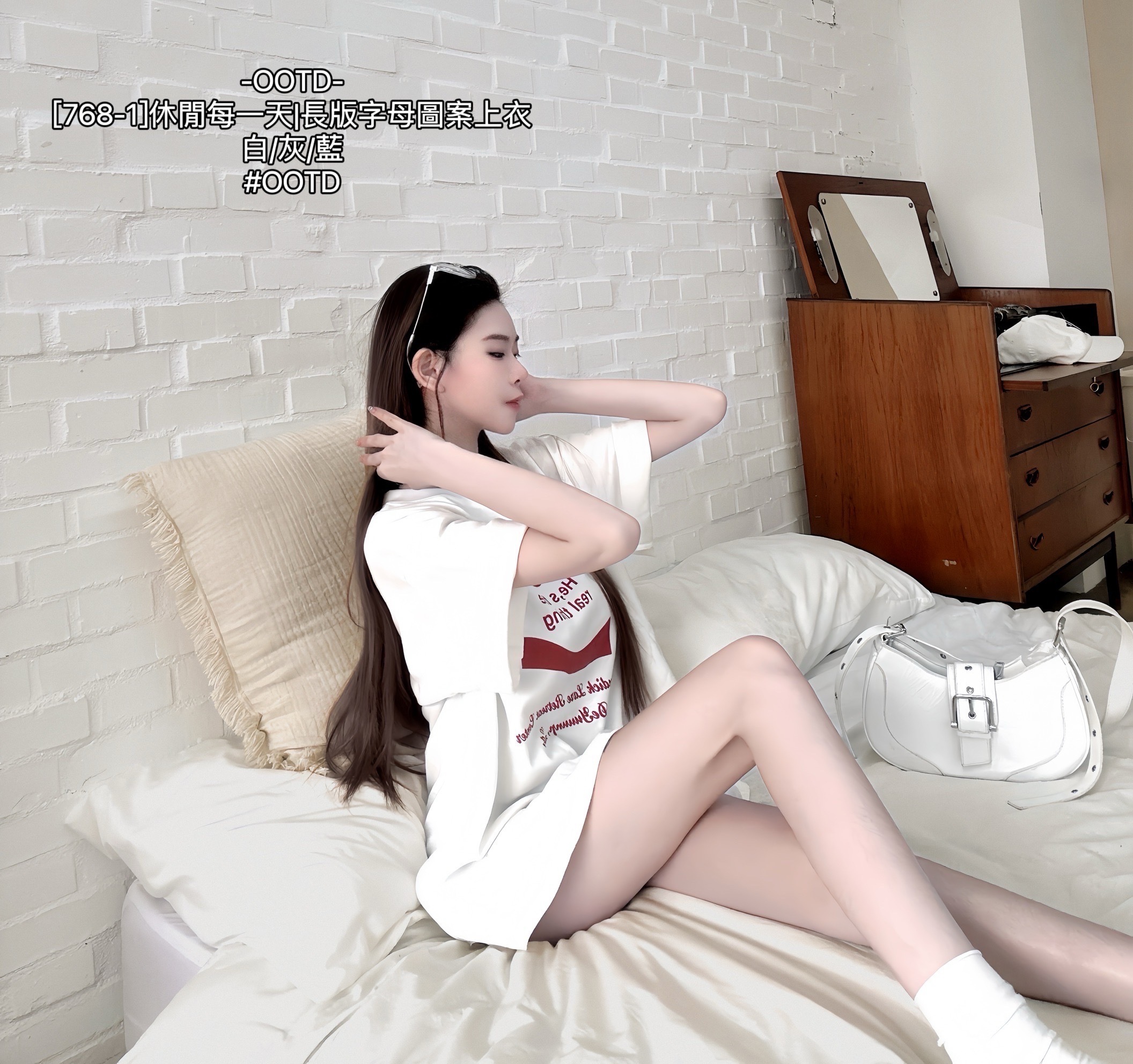 [768-1]休閒每一天長版字母圖案上衣 (2)