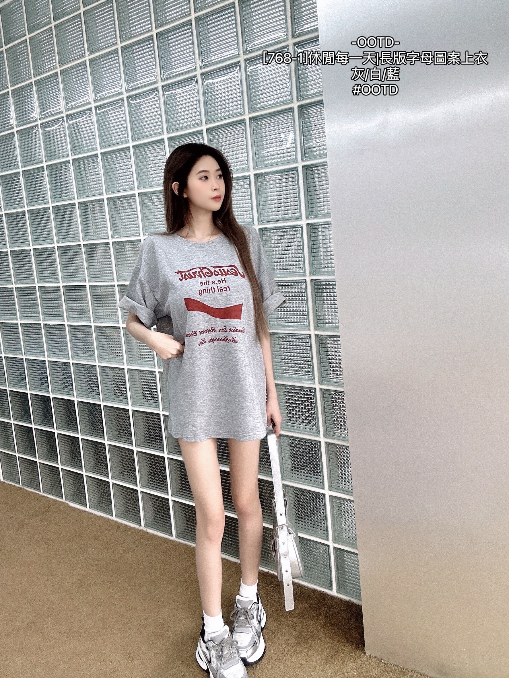 [768-1]休閒每一天長版字母圖案上衣 (3)