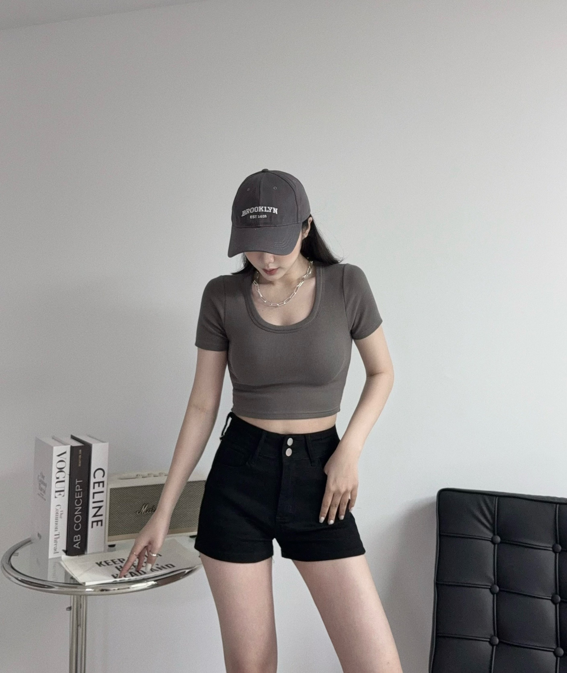 0092『訂製款』簡約U領短版上衣 (4)