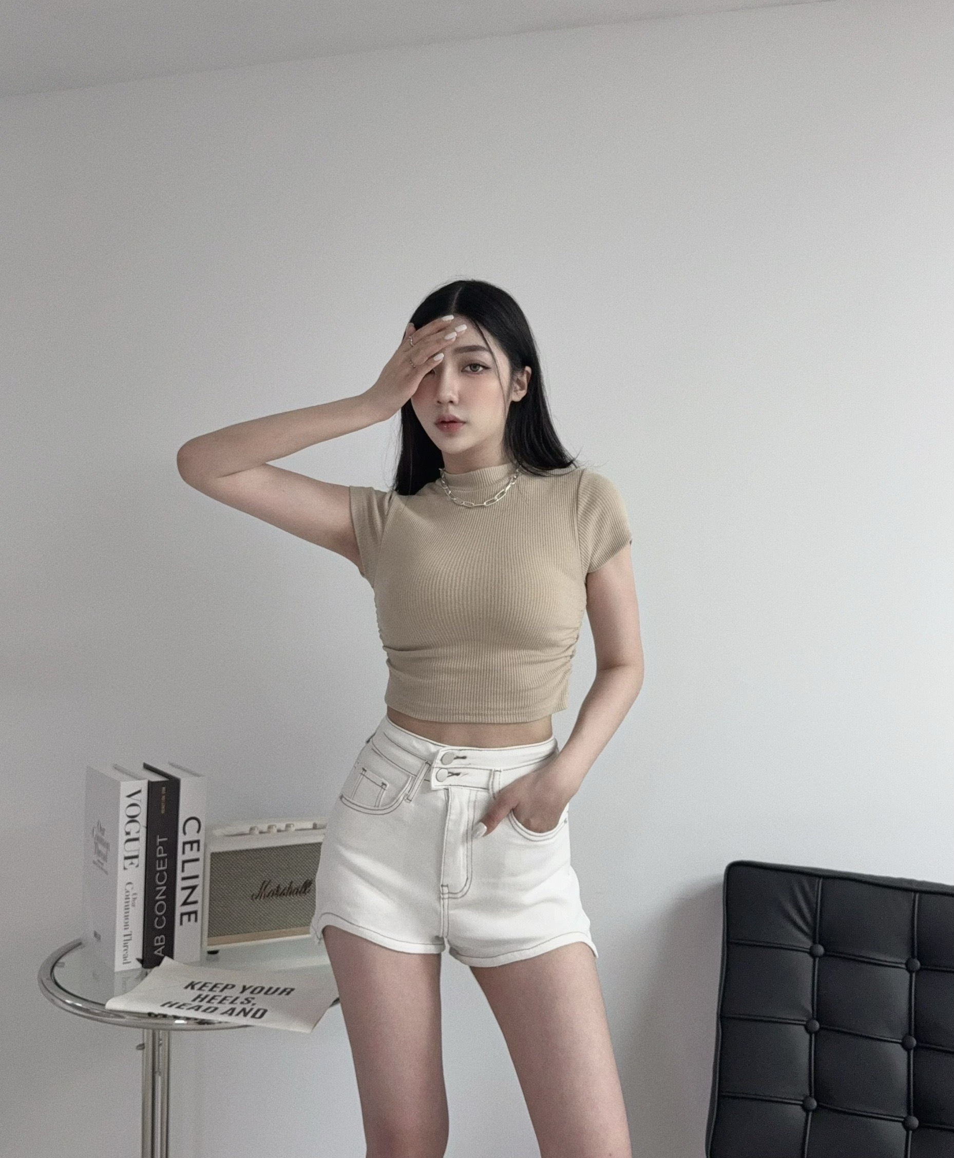 1037『訂製款』半高領側抓皺短版上衣 (2)