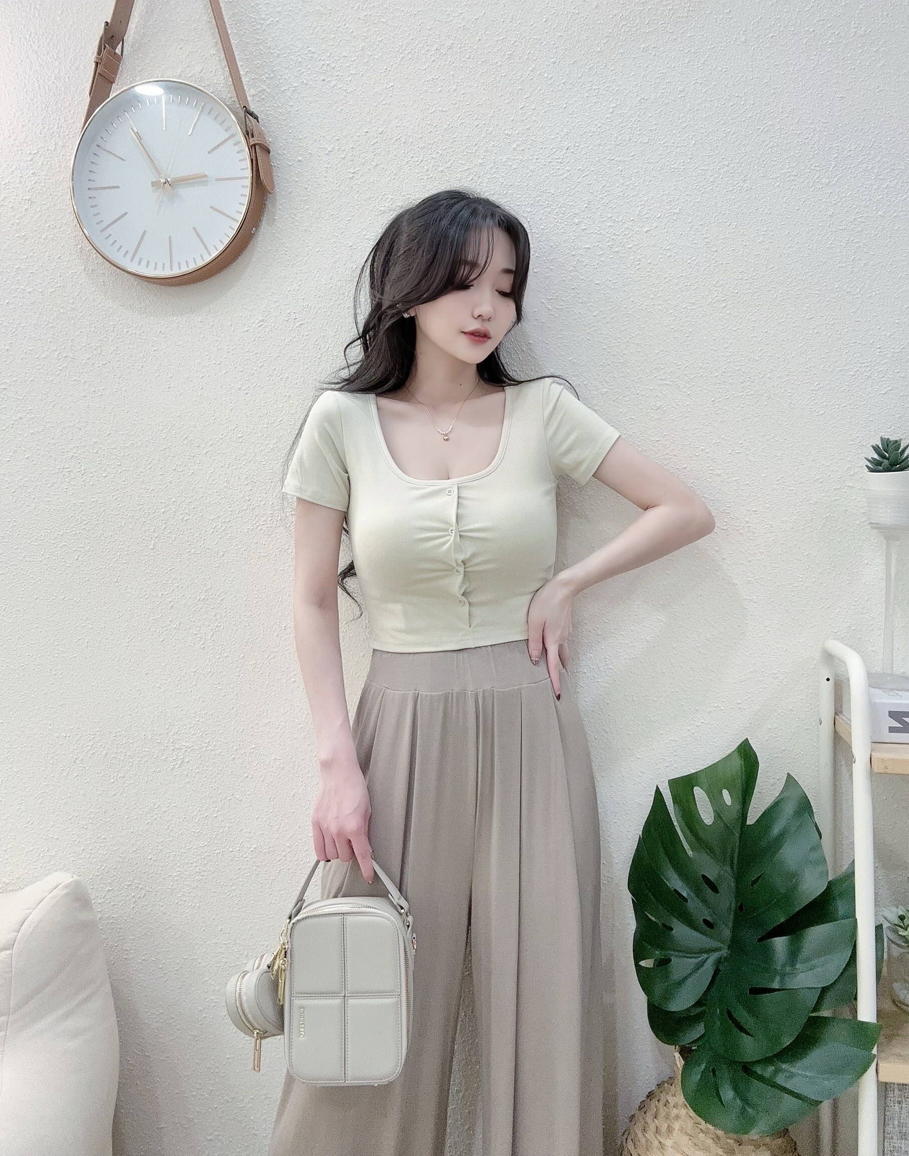 5729百搭韓國棉厚罩杯彈力短T (3)