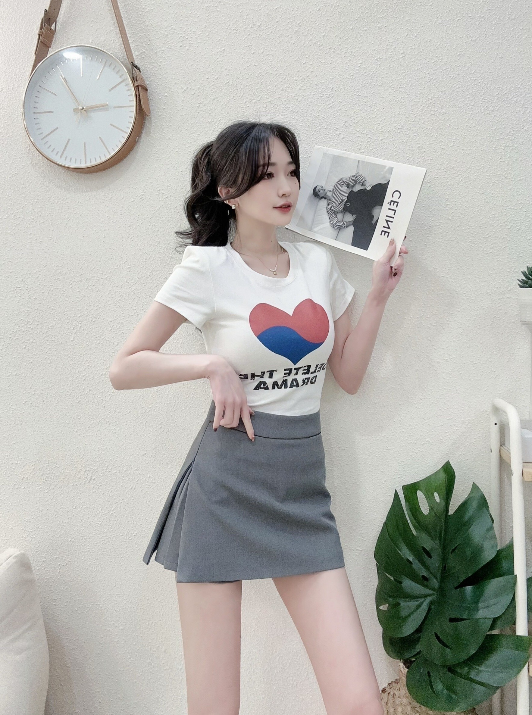 #8830好感拚色愛心印花彈力短T (4)