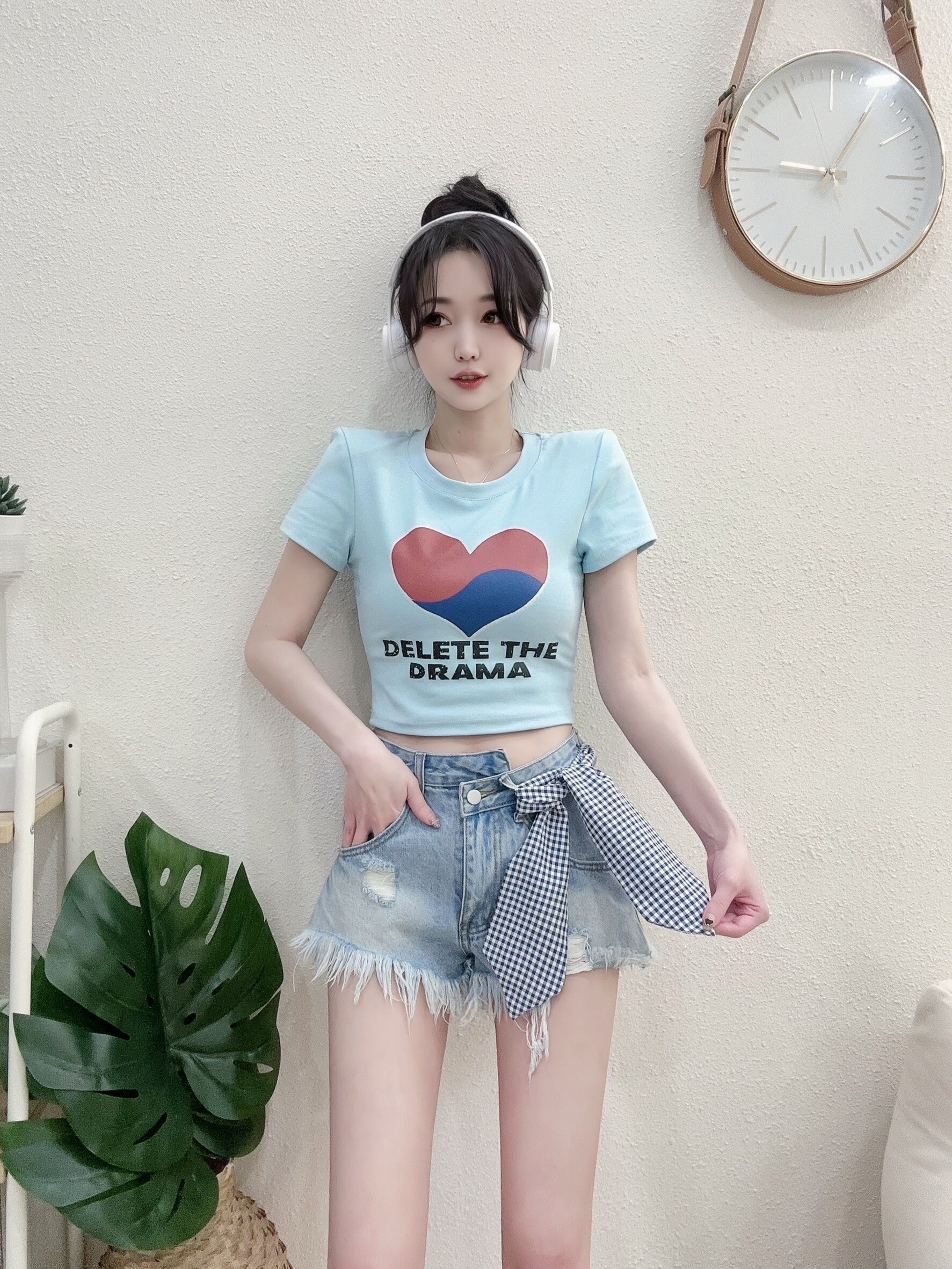 #8830好感拚色愛心印花彈力短T (3)