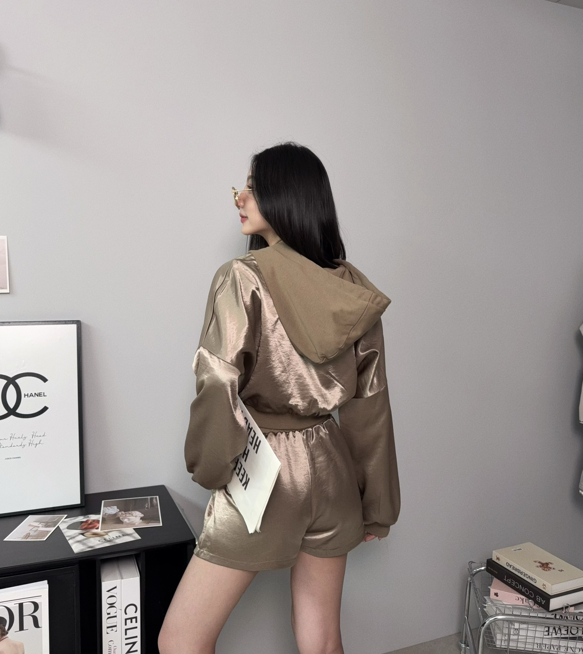 5412『訂製款』微光澤感拼接抽繩連帽外套+短褲 (5)