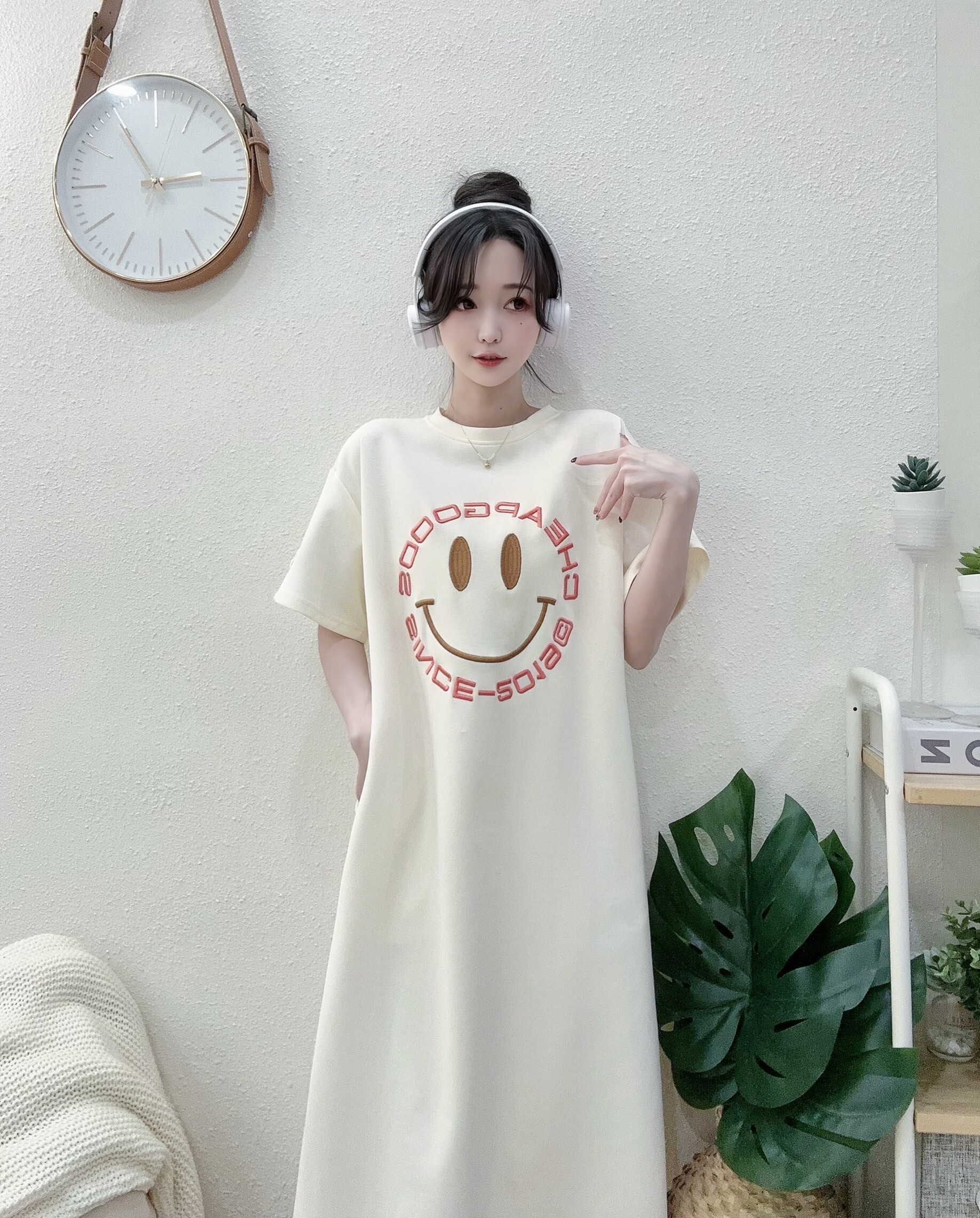 8236撞色立體電繡笑臉懶人長洋