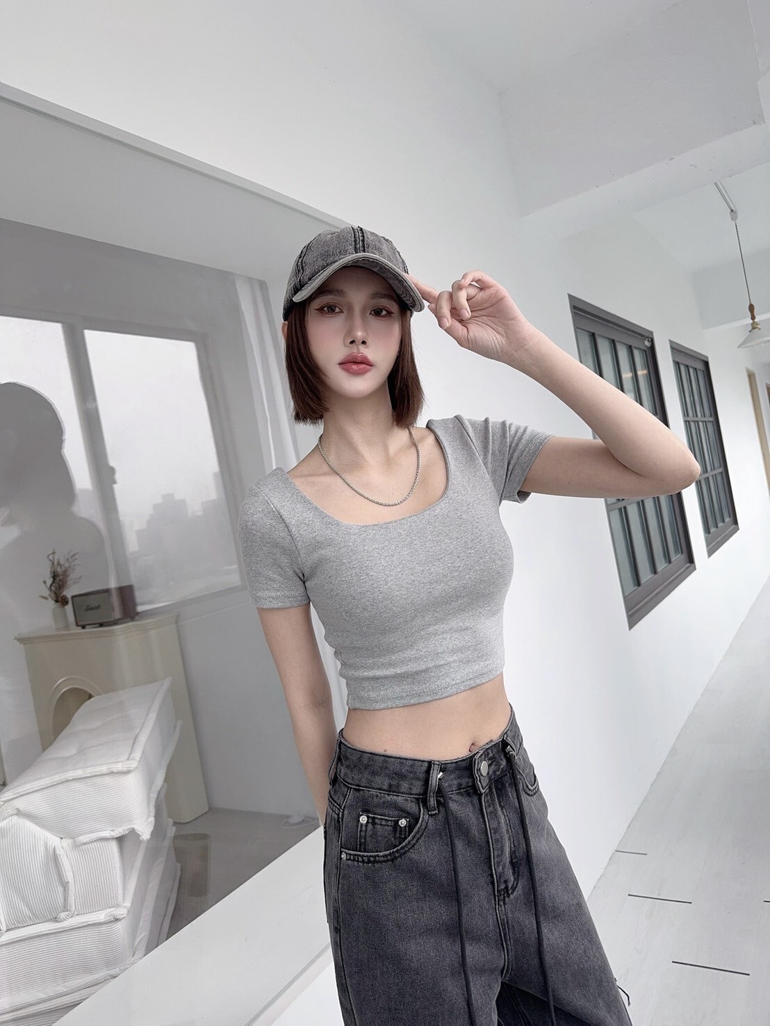 9615 𝓛𝓪𝓭𝔂𝓰𝓸訂製款-巨實搭U領短版胸墊上衣