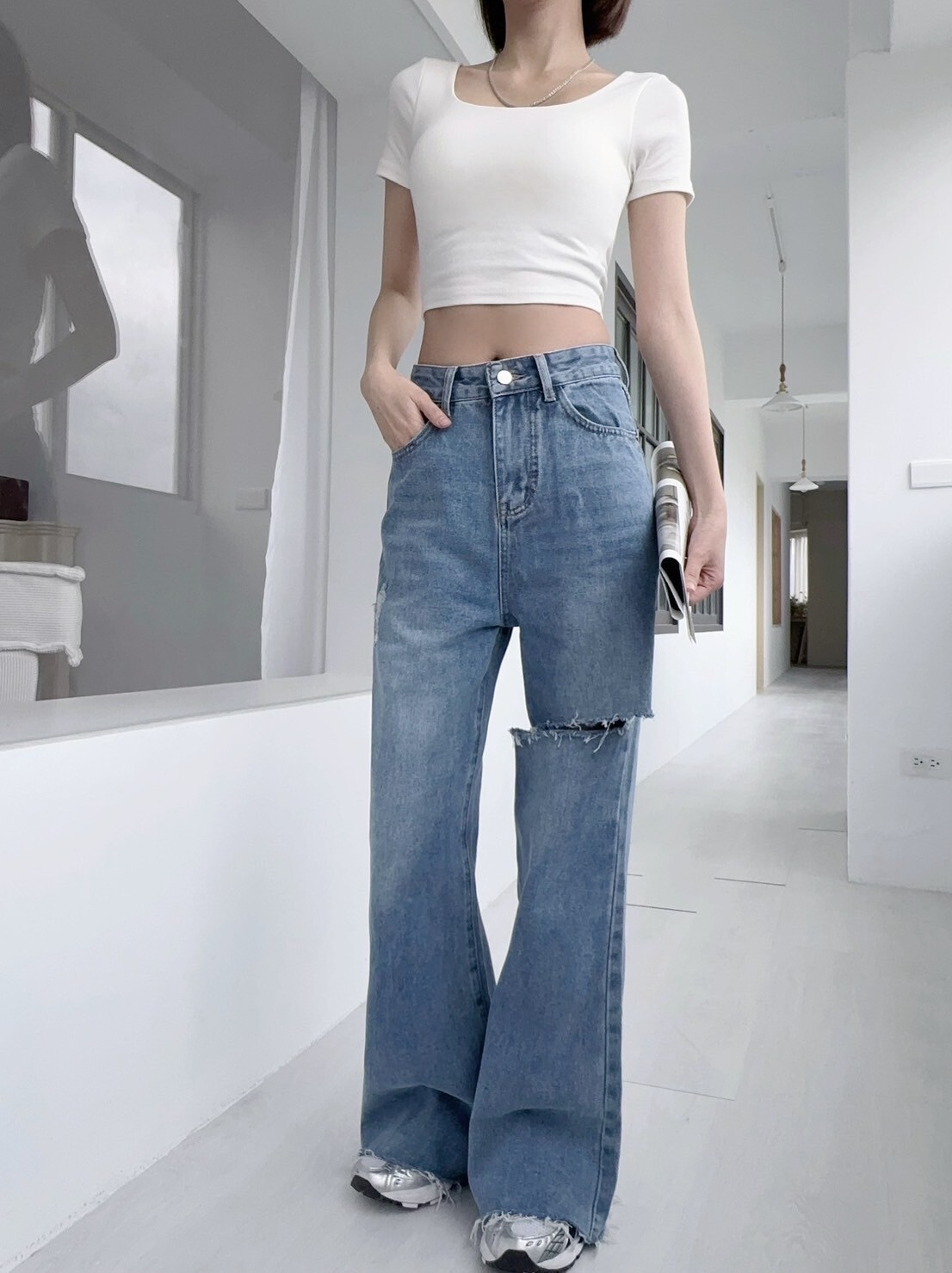 8572 𝓛𝓪𝓭𝔂𝓰𝓸個性割破水洗抽鬚牛仔寬褲 (2)