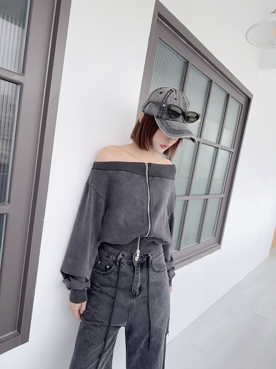 2443美式復古水洗一字領上衣 (4)