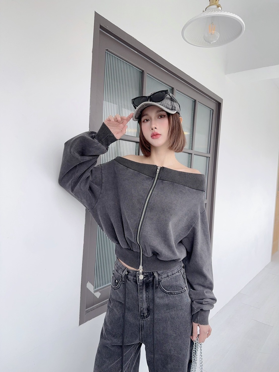 2443美式復古水洗一字領上衣 (3)