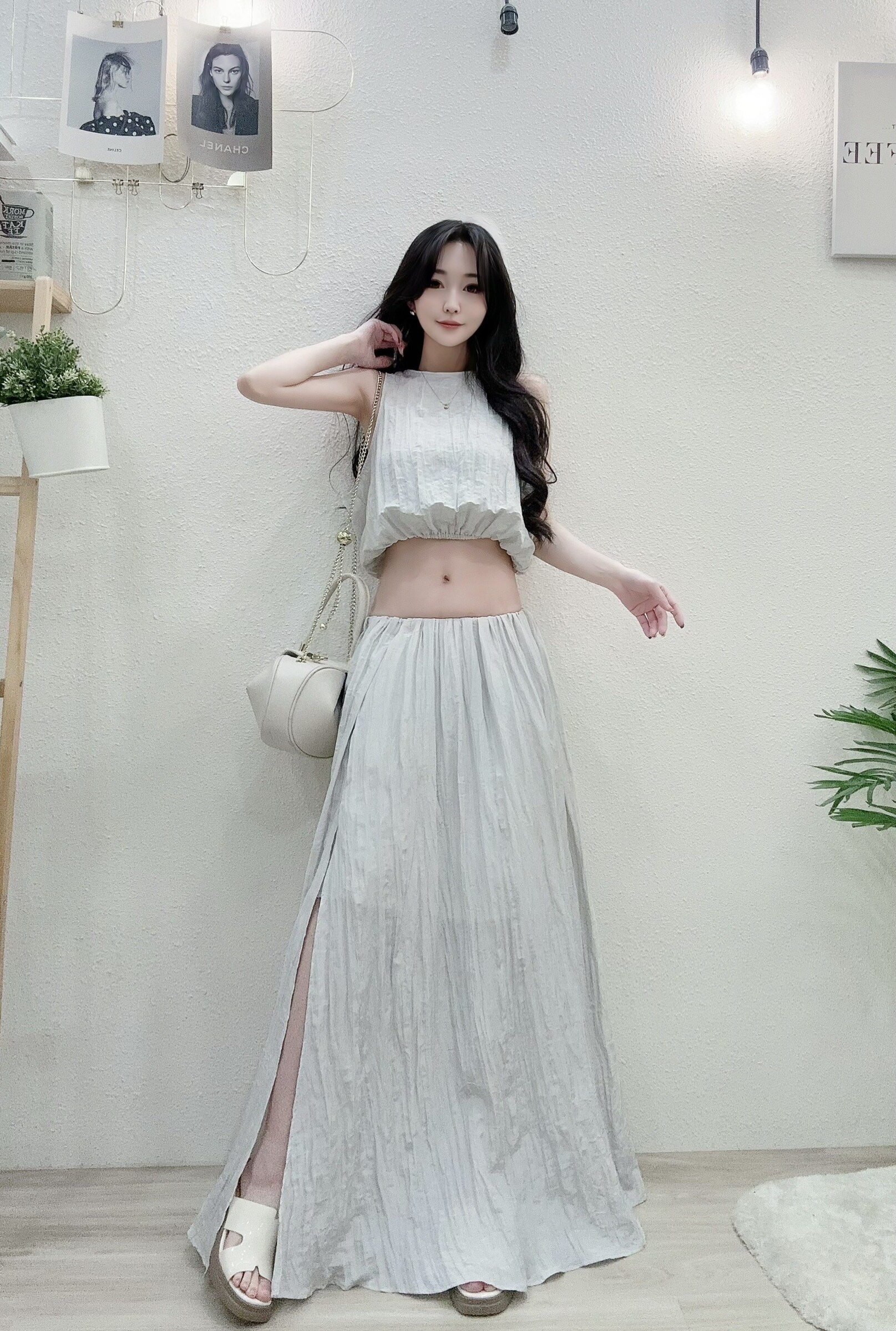 2819$460質感微緞背心開叉長裙套裝