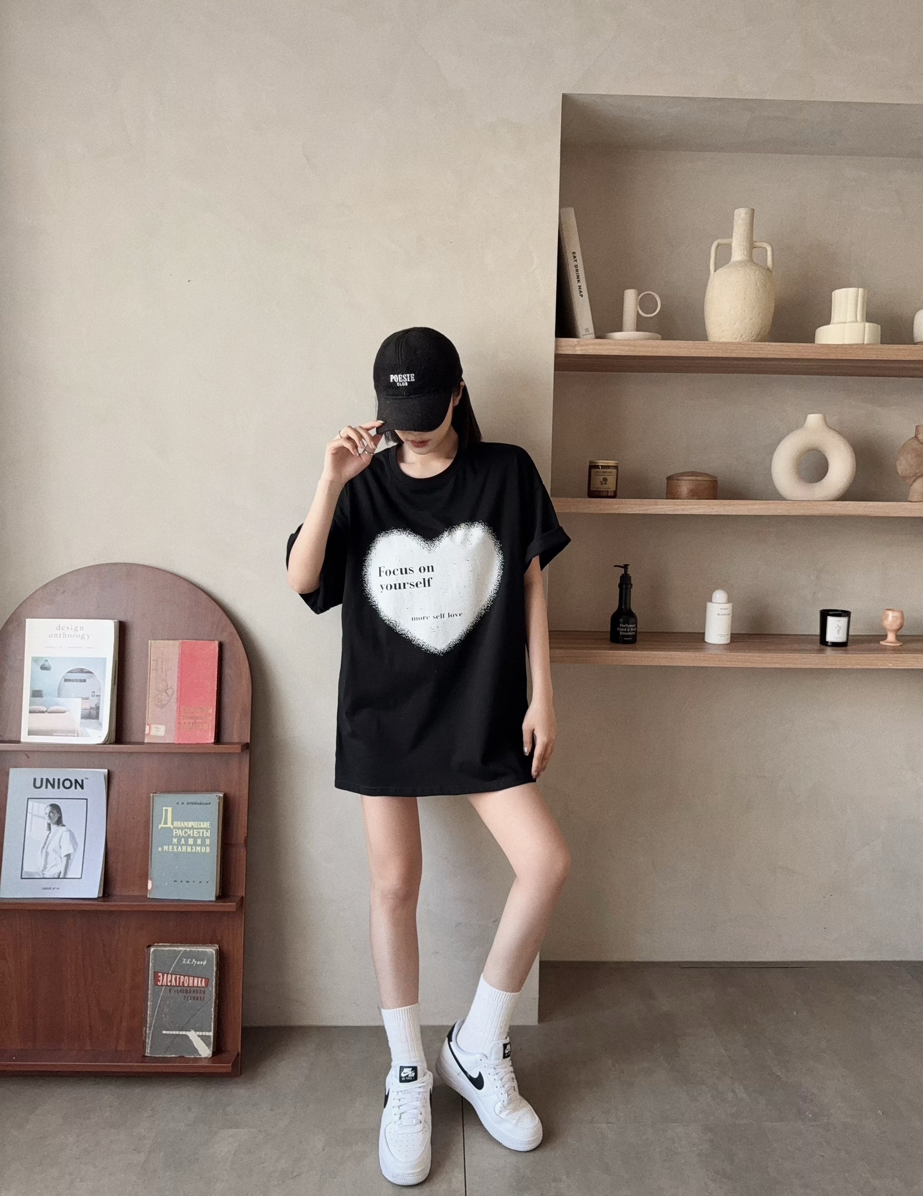 2817-3『選品』噴漆愛心字母休閒T (2)