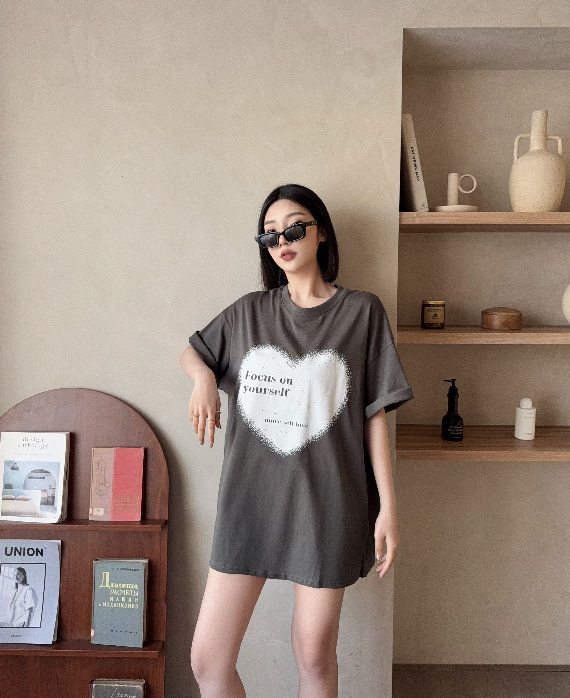 2817-3『選品』噴漆愛心字母休閒T (4)