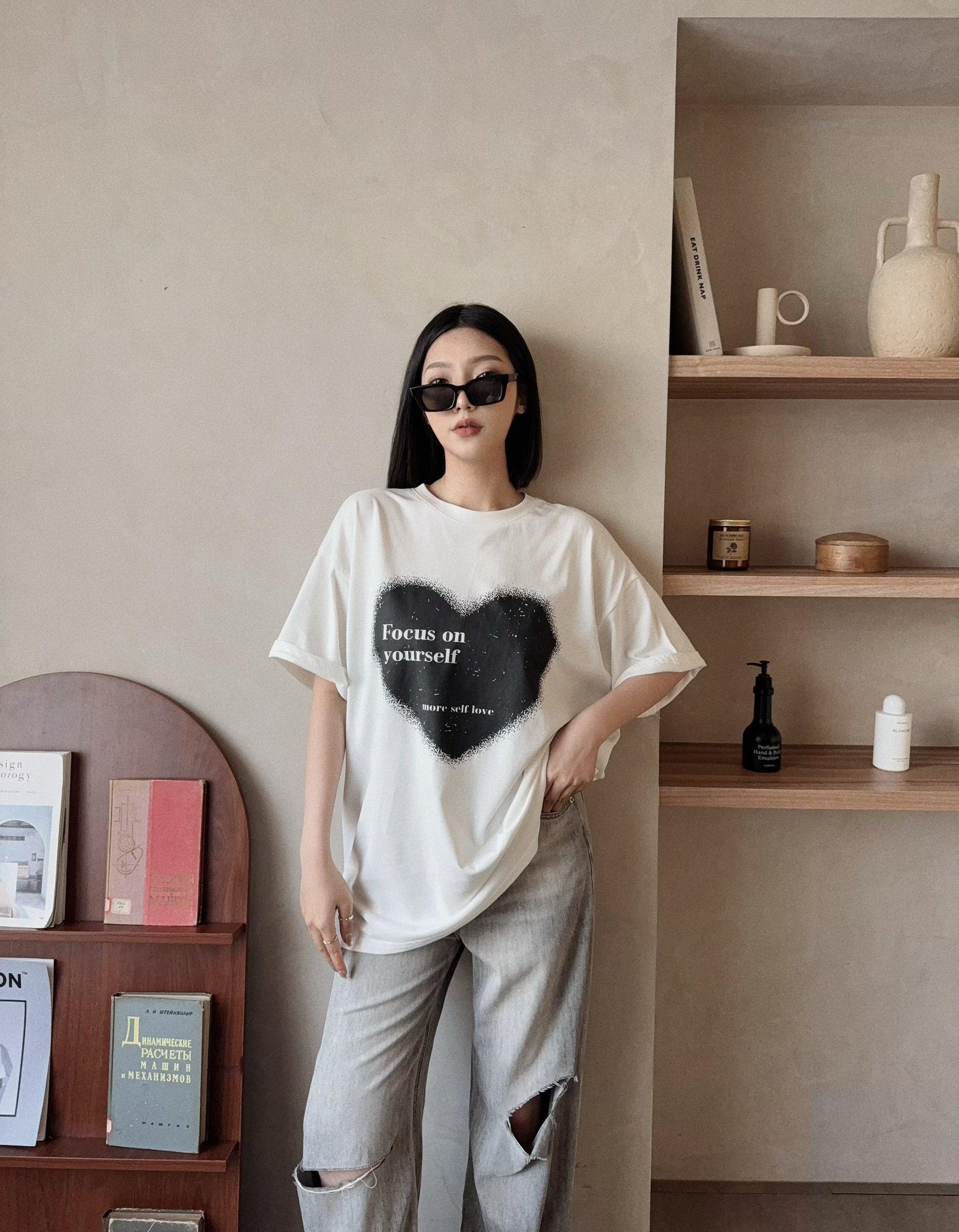 2817-3『選品』噴漆愛心字母休閒T