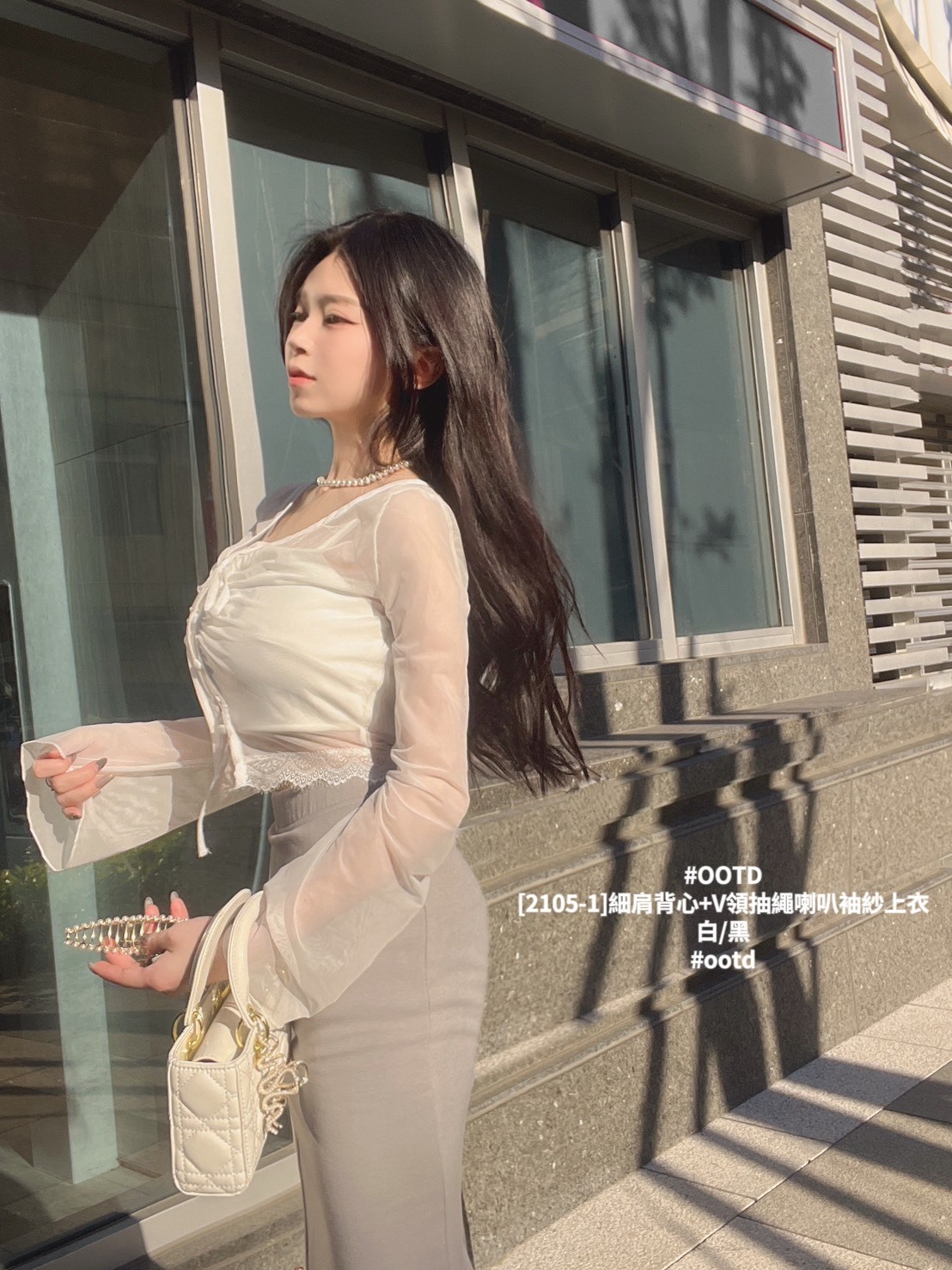 [2105-1]細肩背心+V領抽繩喇叭袖紗上衣 (2)