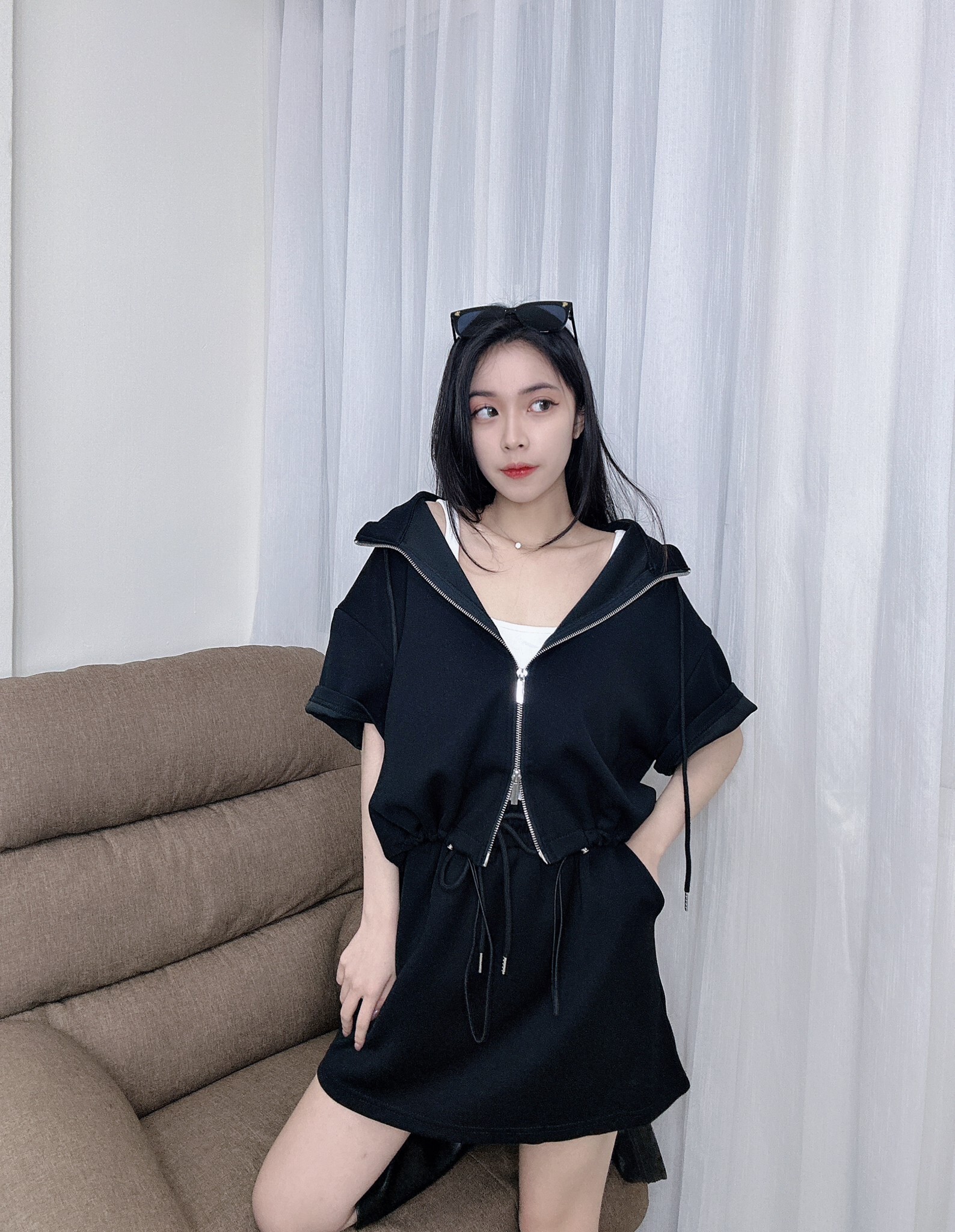 4106短袖拉鍊衣+短裙