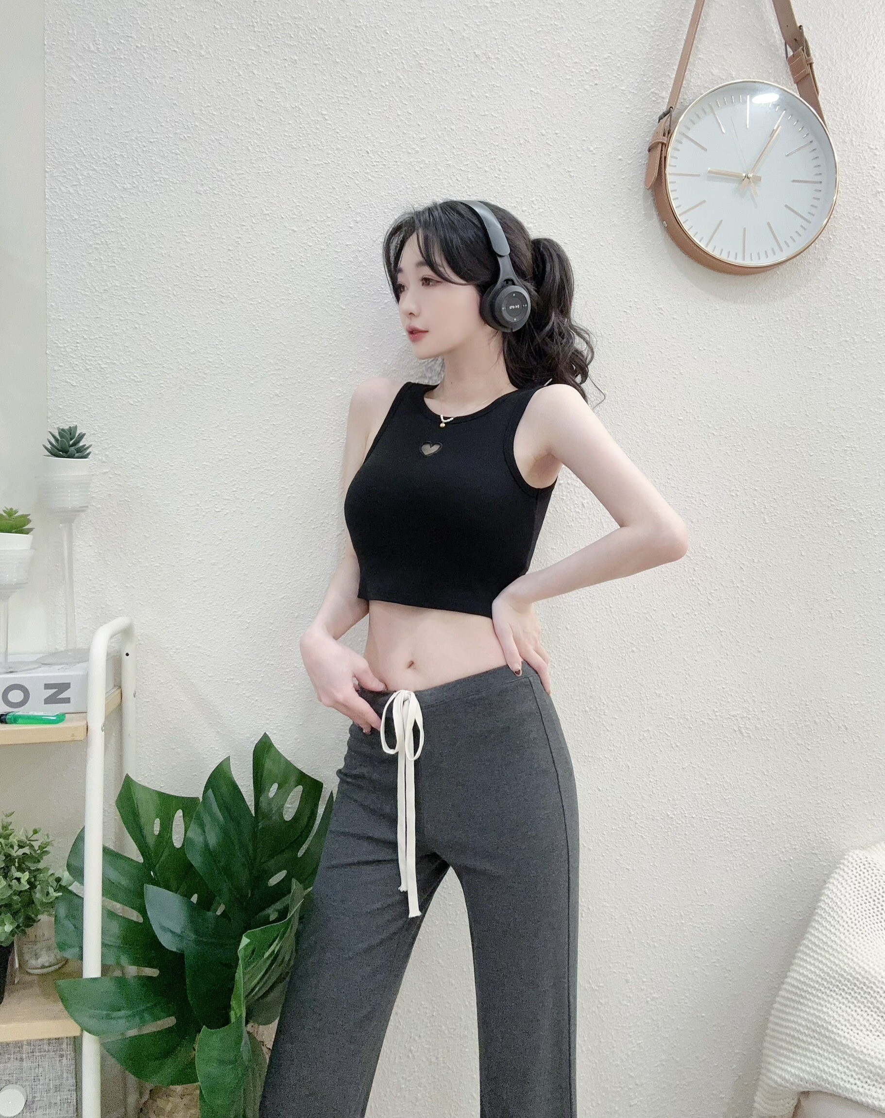 2094 P200 好感簍空愛心罩杯短版背心 (2)