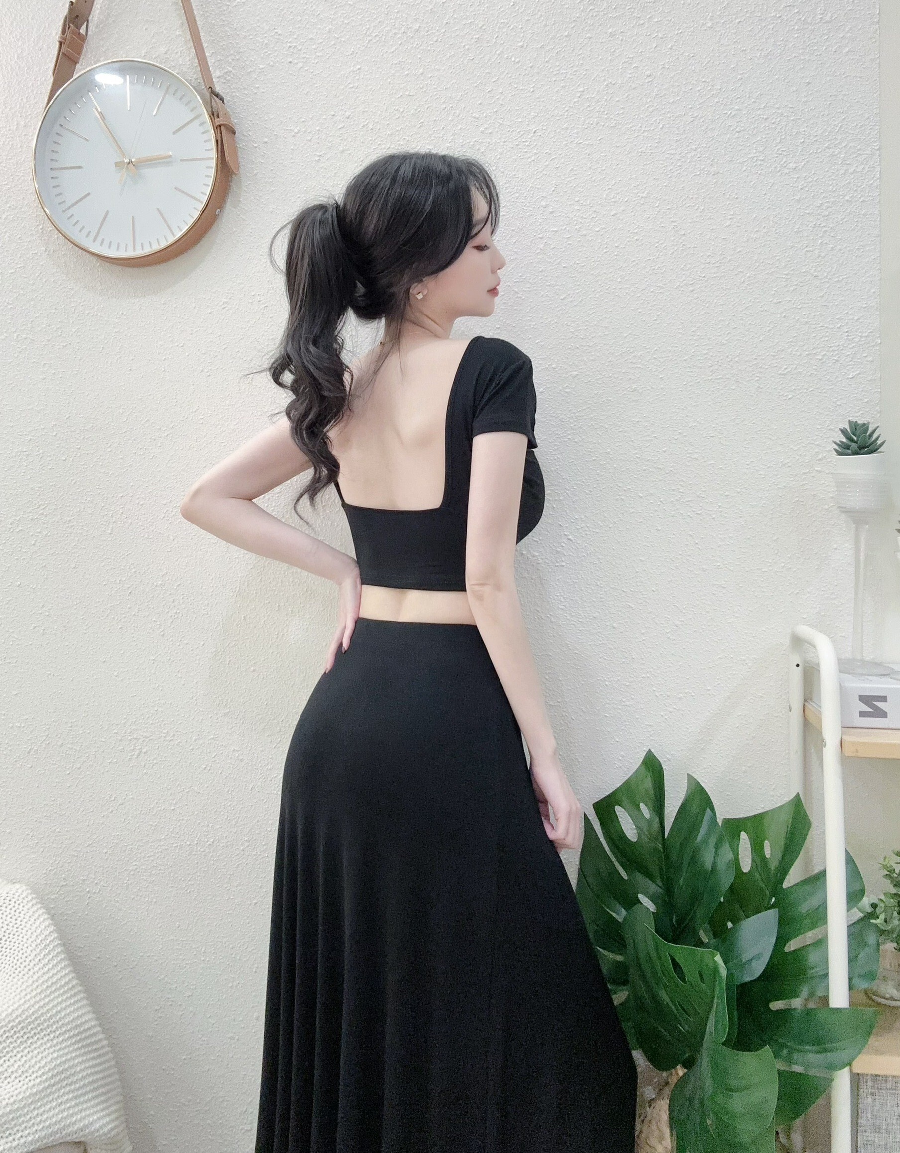 9125 P370 極簡大挖背罩杯短T長裙套裝