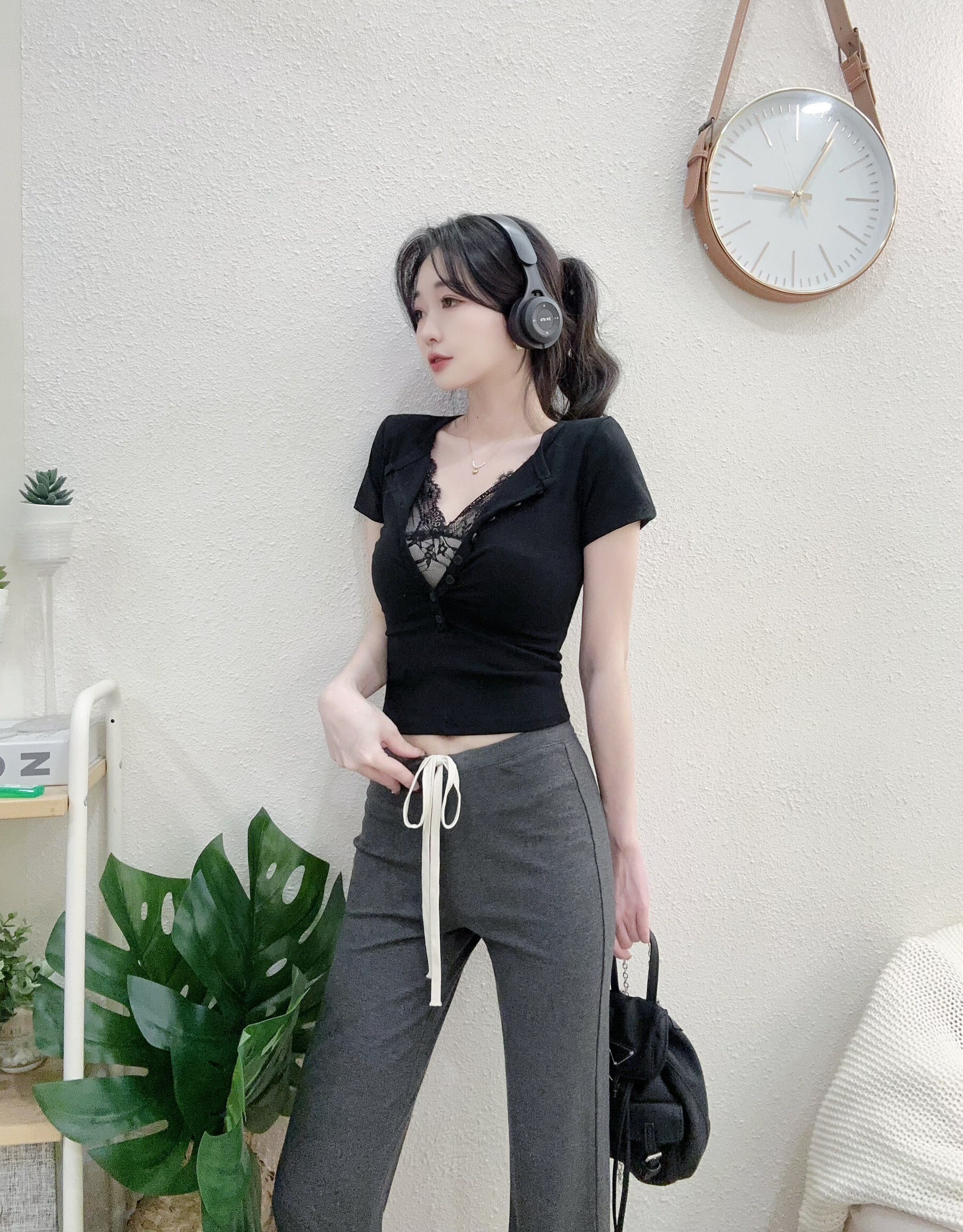 531 P190 小心機睫毛蕾絲開釦修身上衣 (3)