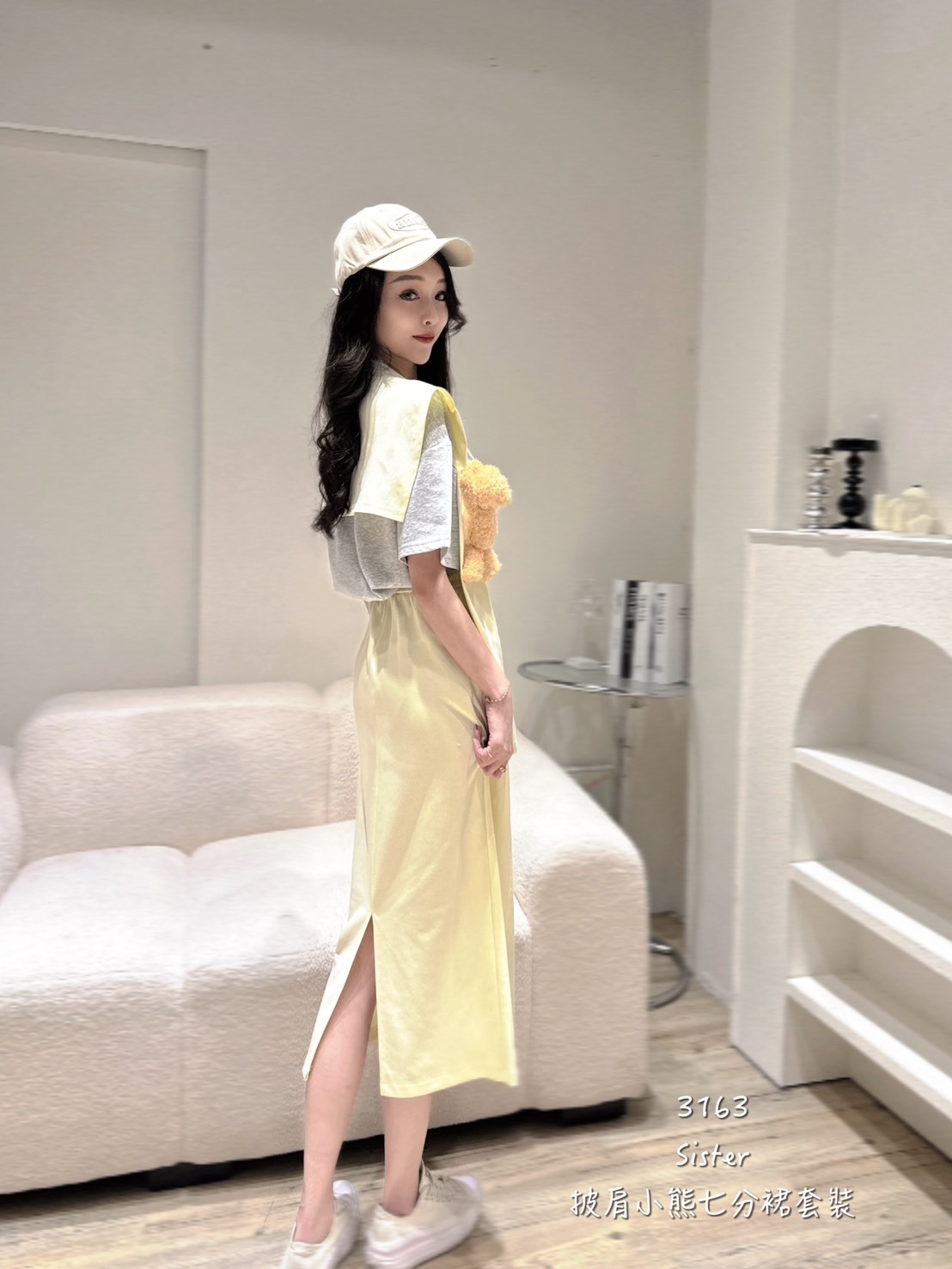 3163披肩小熊七分裙套裝