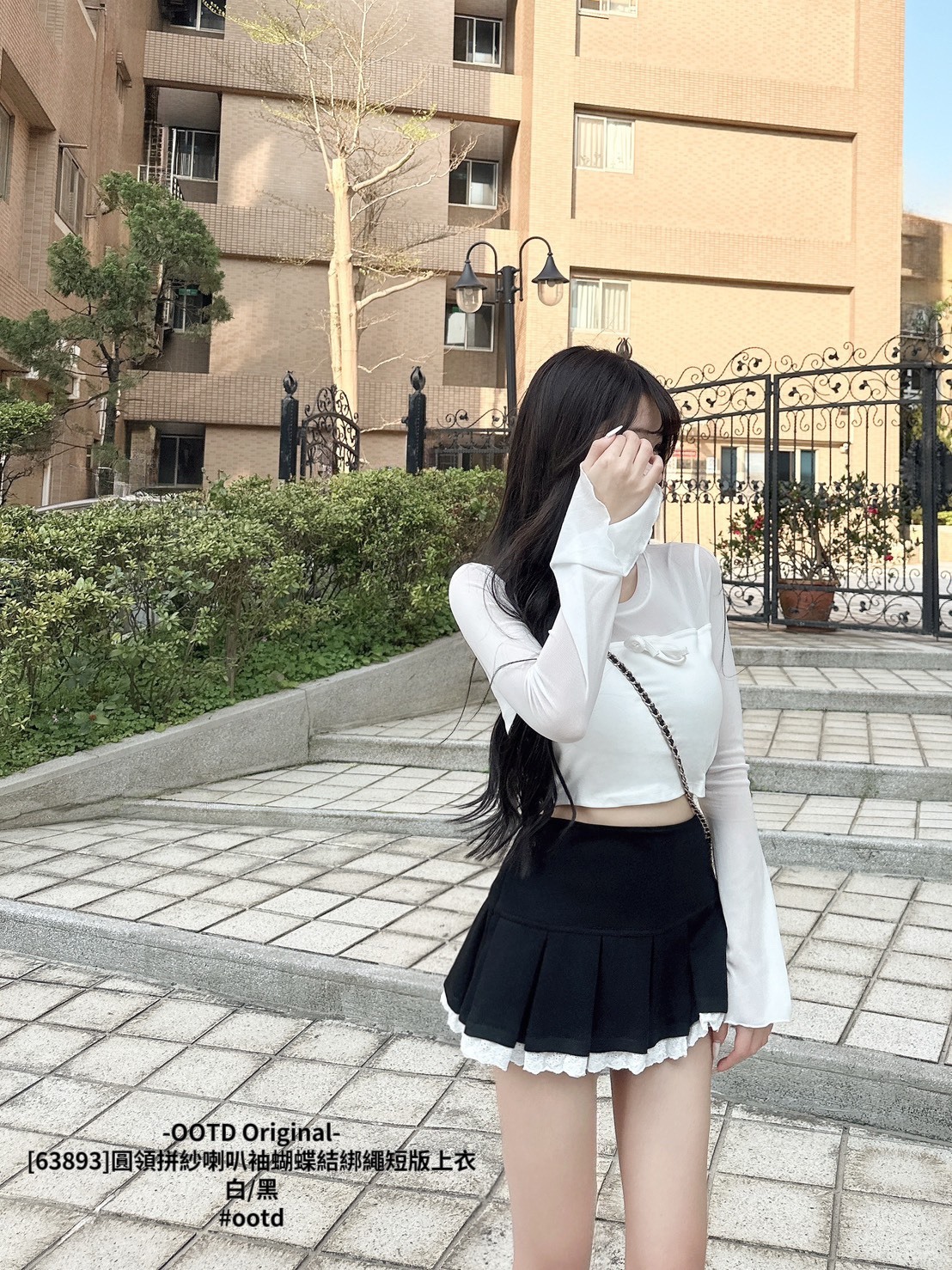 [63893]圓領拼紗喇叭袖蝴蝶結綁繩短版上衣 (2)