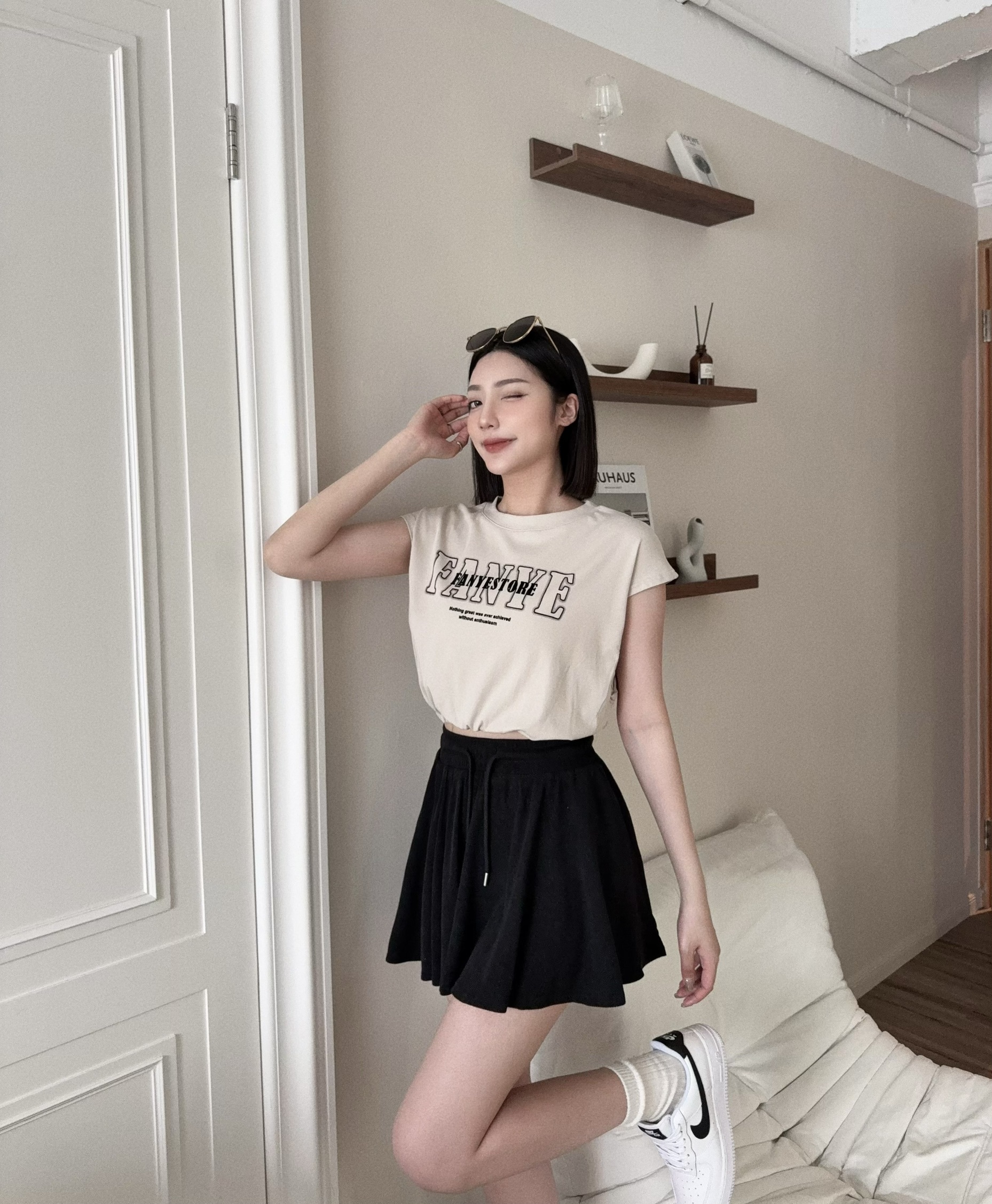 8910-6 『選品』百搭短版字母縮口T (4)