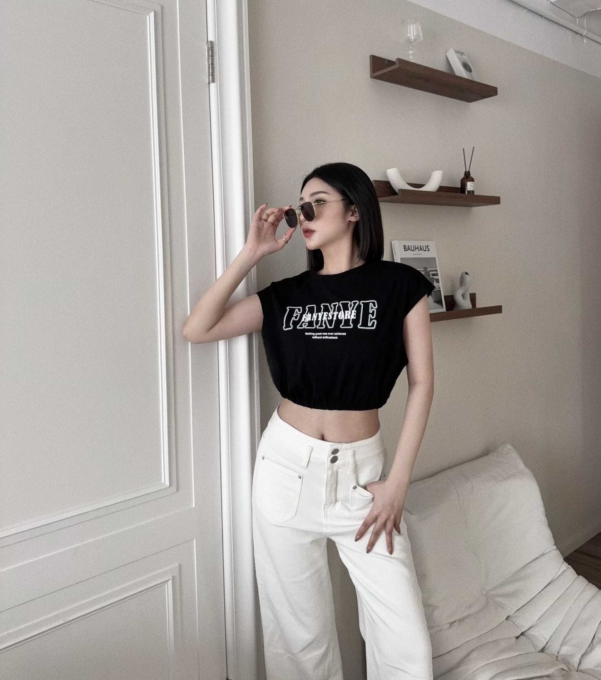 8910-6 『選品』百搭短版字母縮口T (5)