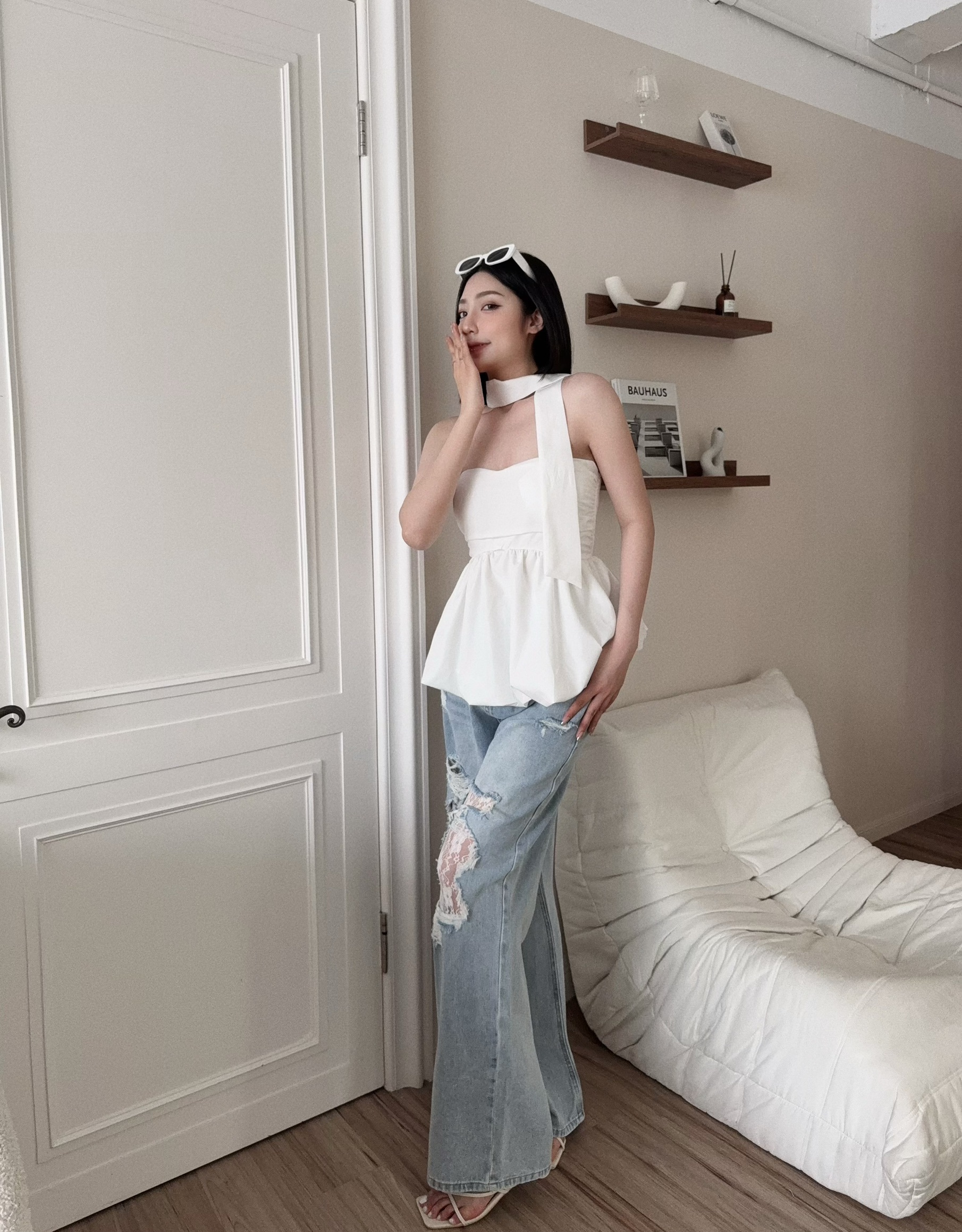 9131 『選品』溫柔花苞掛脖一字背心 (4)