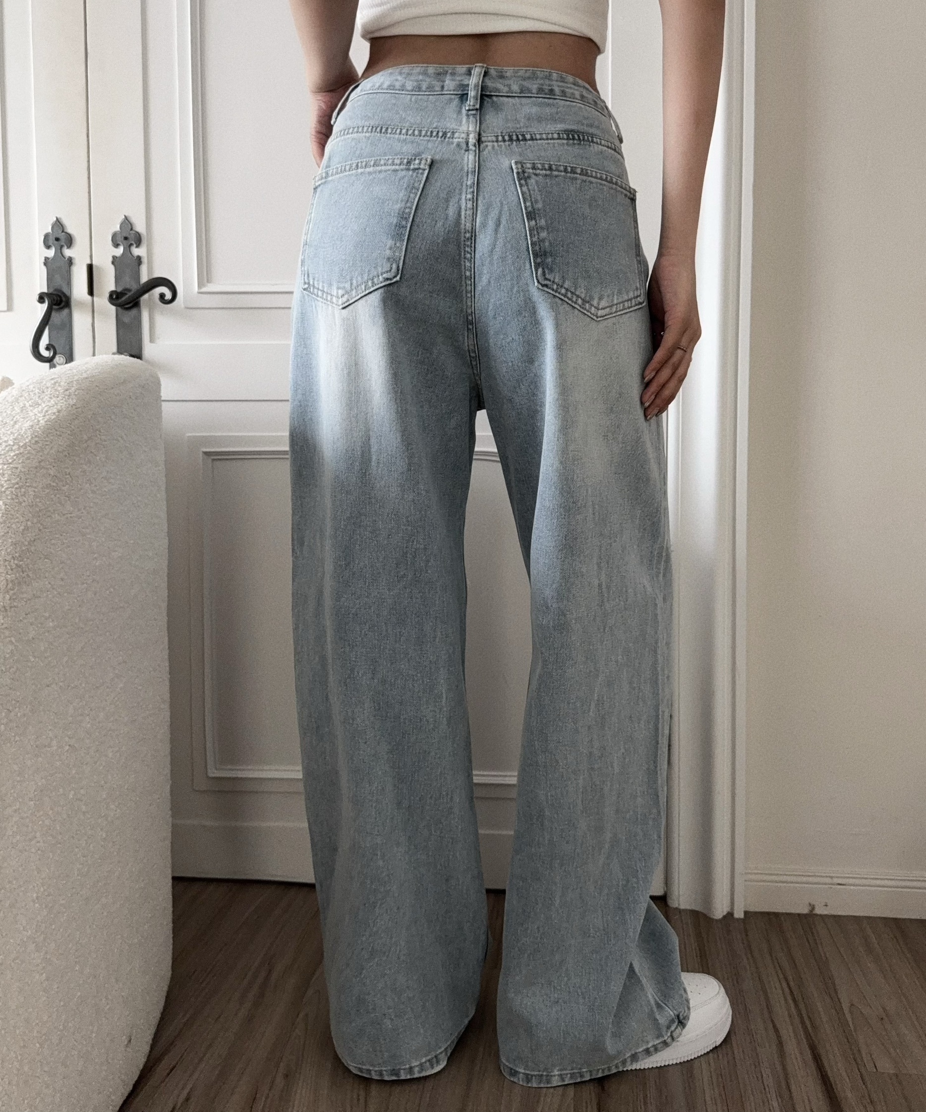 9172 『選品』破洞拼接蕾絲牛仔寬褲 (2)