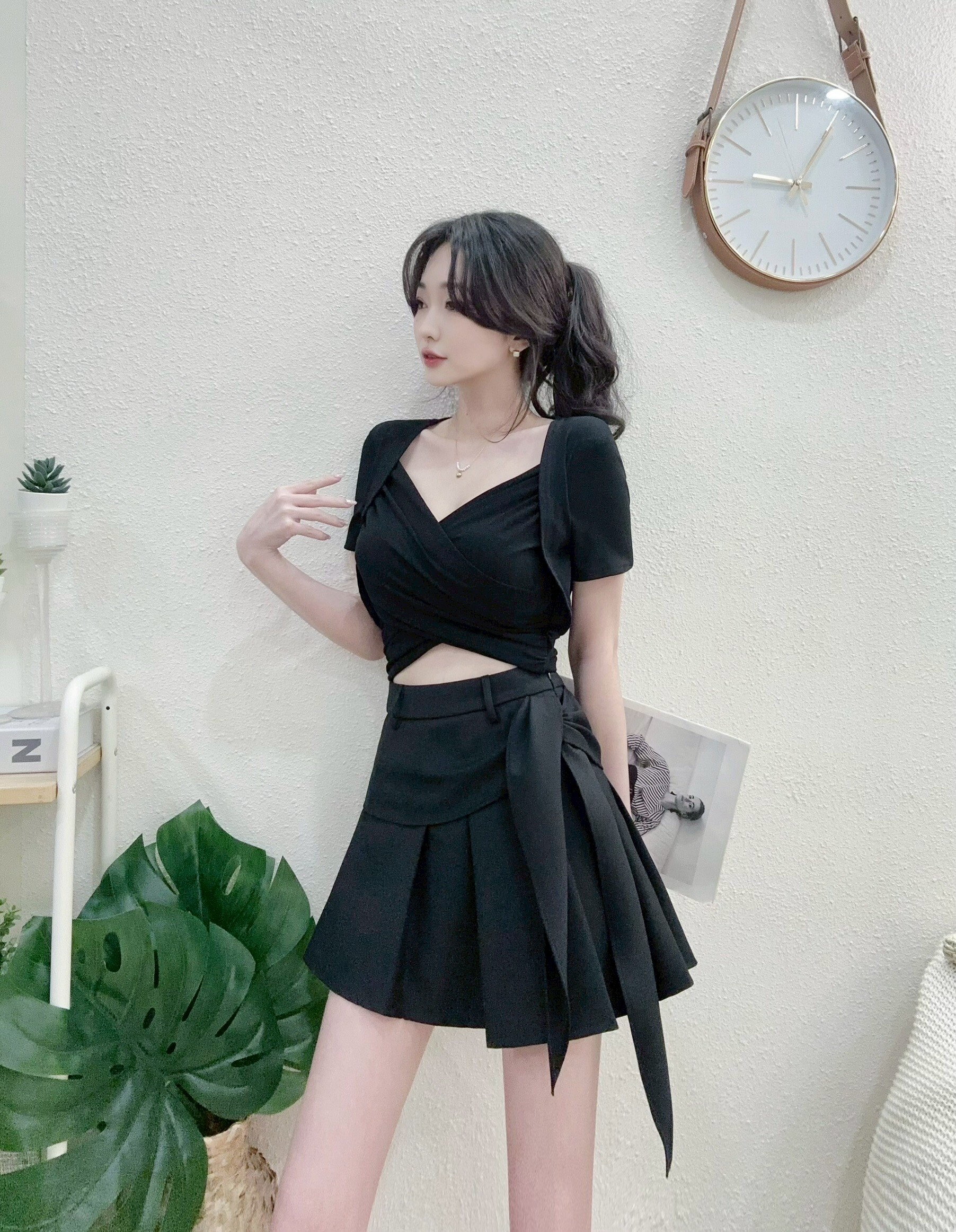 2029小心機交叉V領拼接修身上衣 (3)