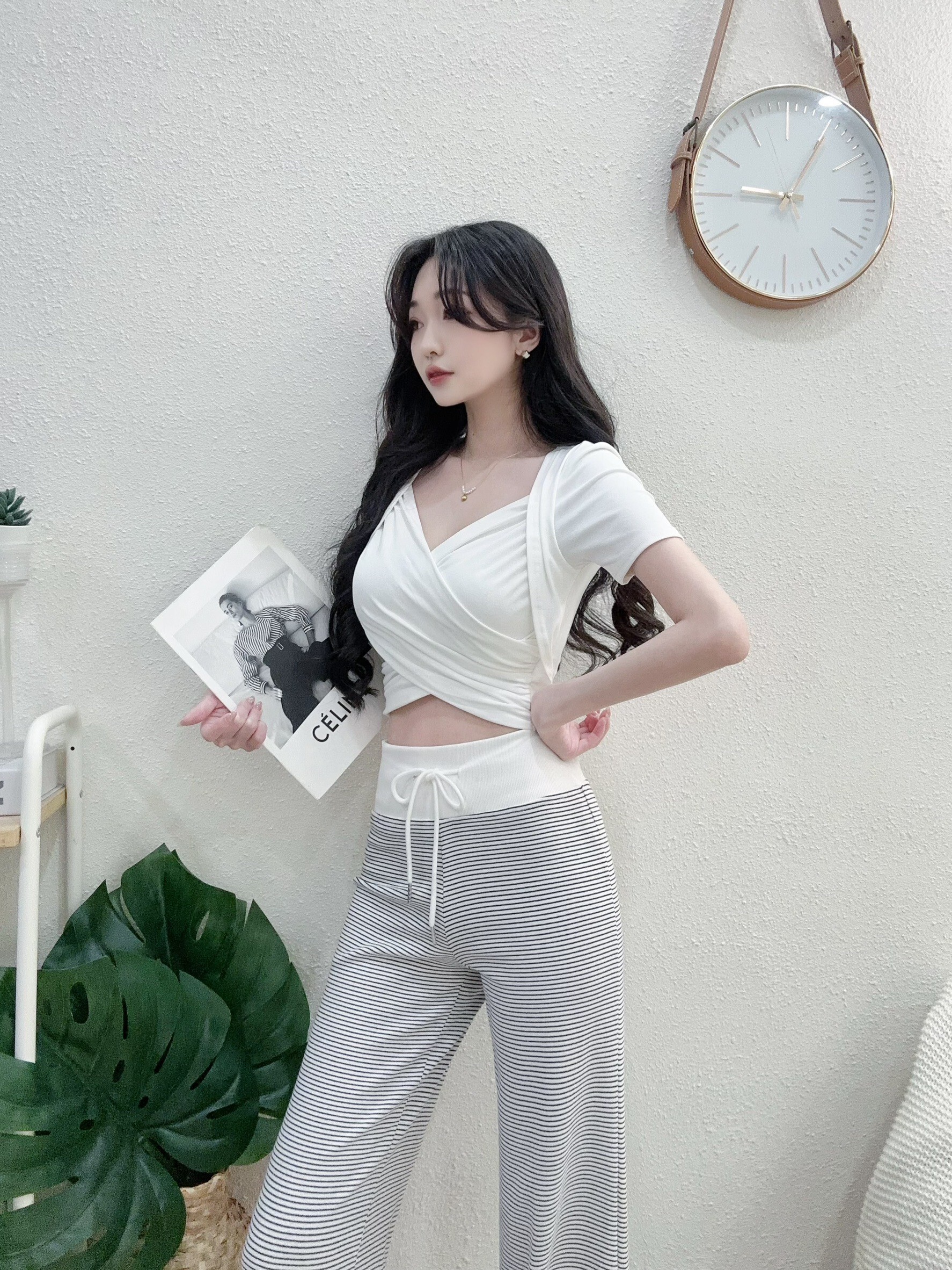 2029小心機交叉V領拼接修身上衣 (4)