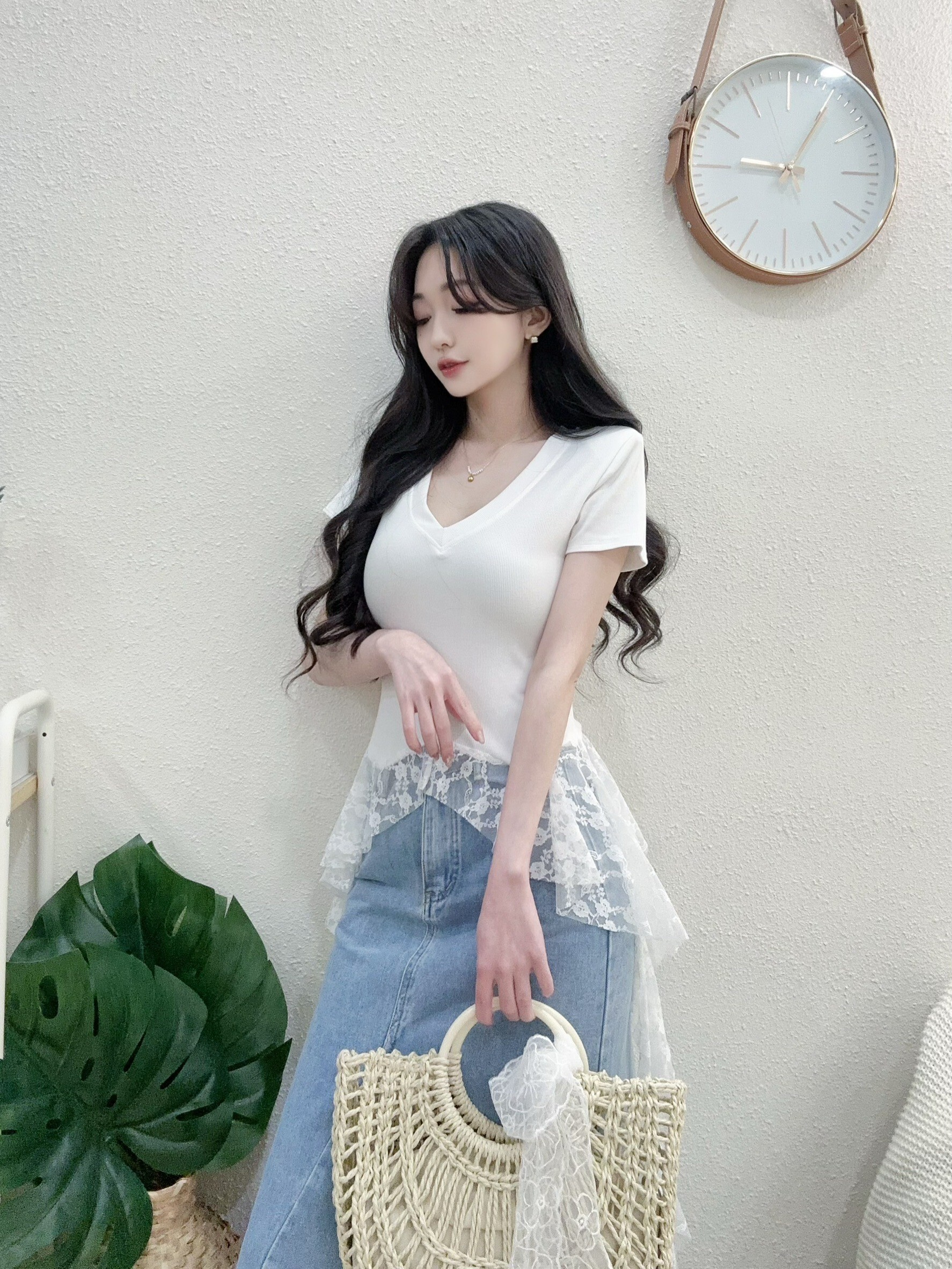 1026造型V領拼接垂擺蕾絲上衣 (4)