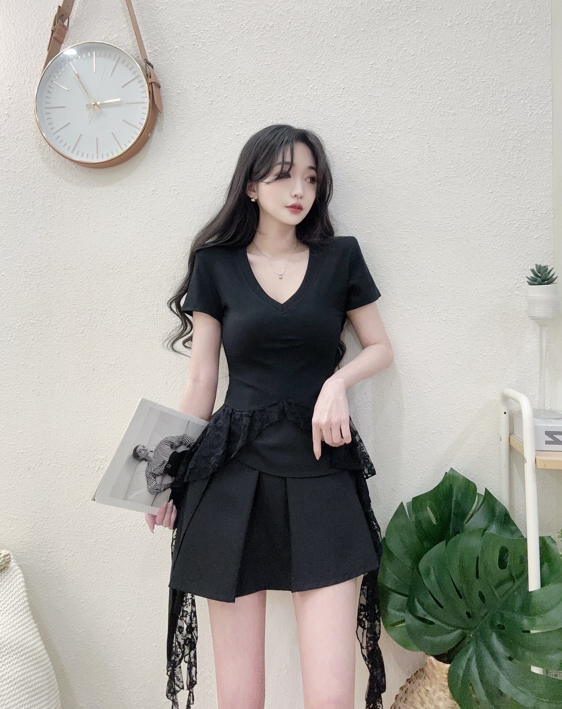 1026造型V領拼接垂擺蕾絲上衣 (2)