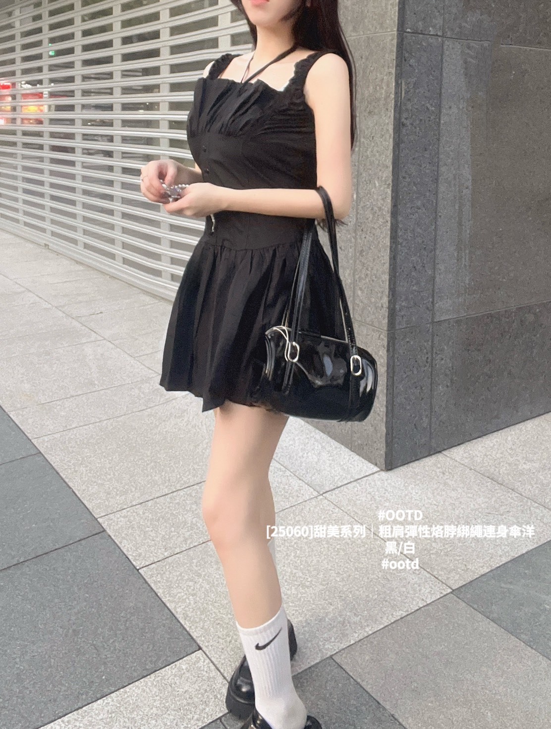 [25060]甜美系列｜粗肩彈性烙脖綁繩連身傘洋