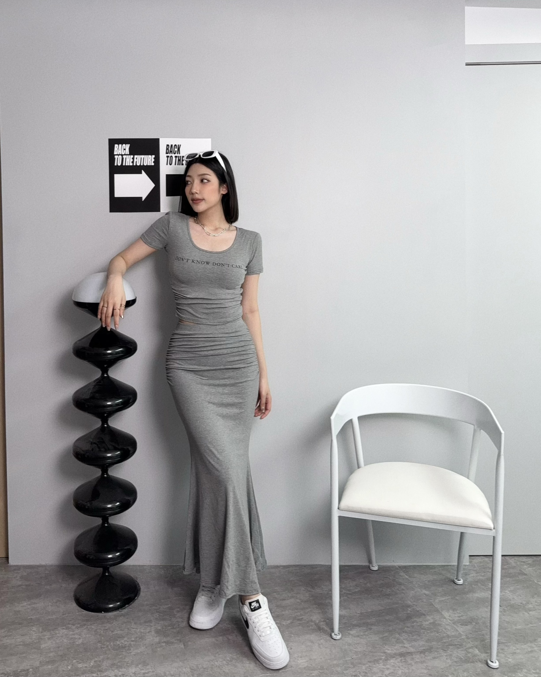 30062『選品』休閒字母短版上衣+褶皺長裙套裝 (2)