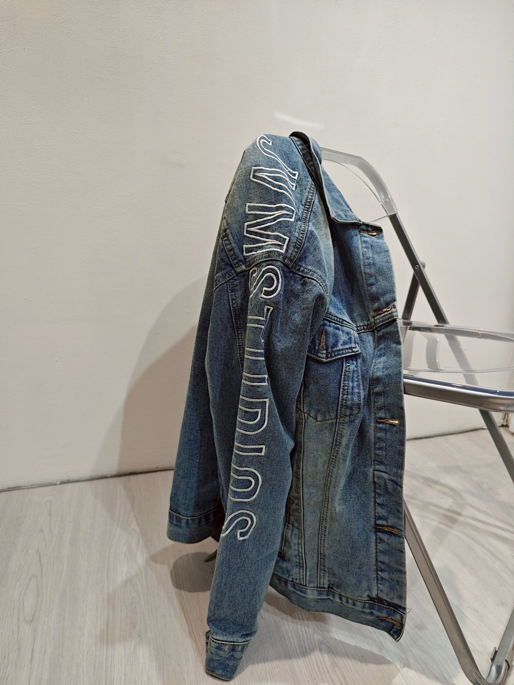 ｜20250408｜🔍外套系列#8023潮酷繡字牛仔外套 (5)