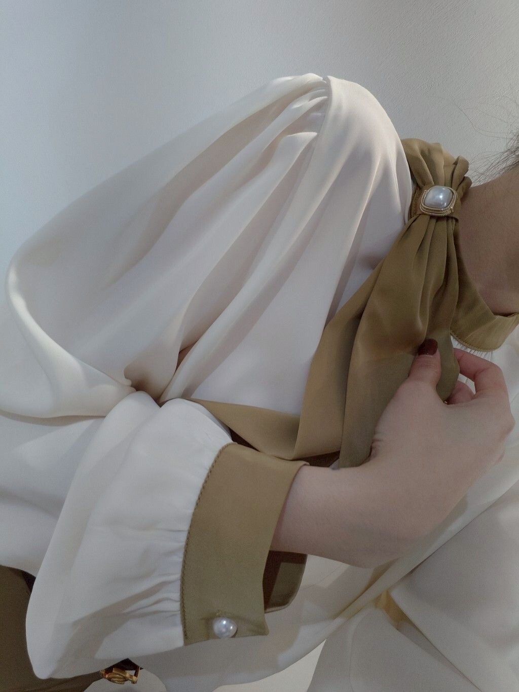 ｜202504011｜🔍上衣系列#652真絲撞色領結衫 (9)