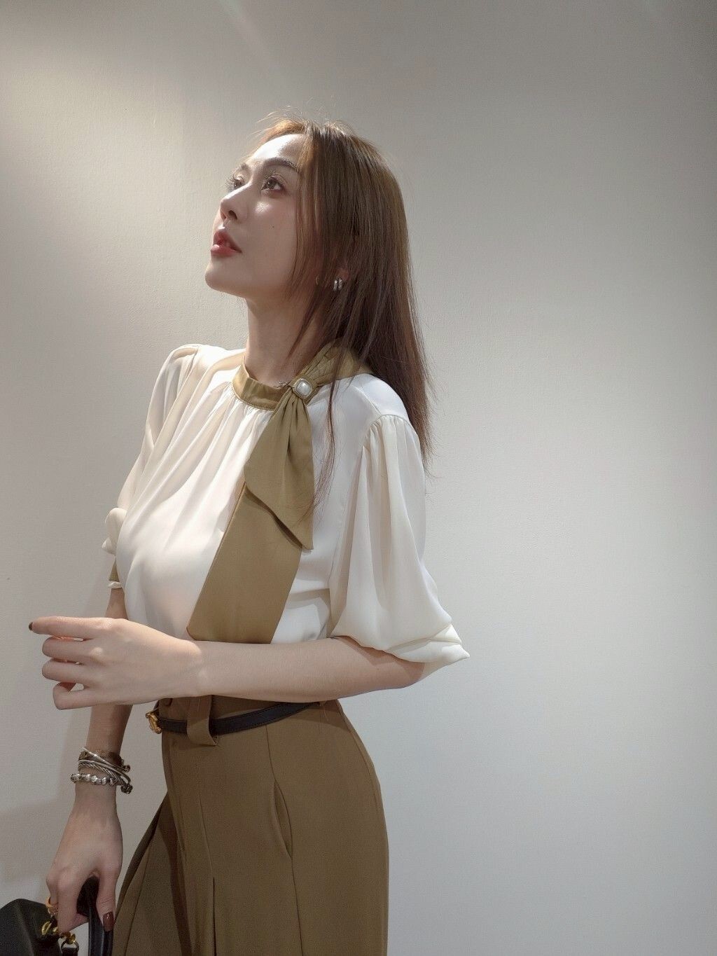 ｜202504011｜🔍上衣系列#652真絲撞色領結衫 (7)