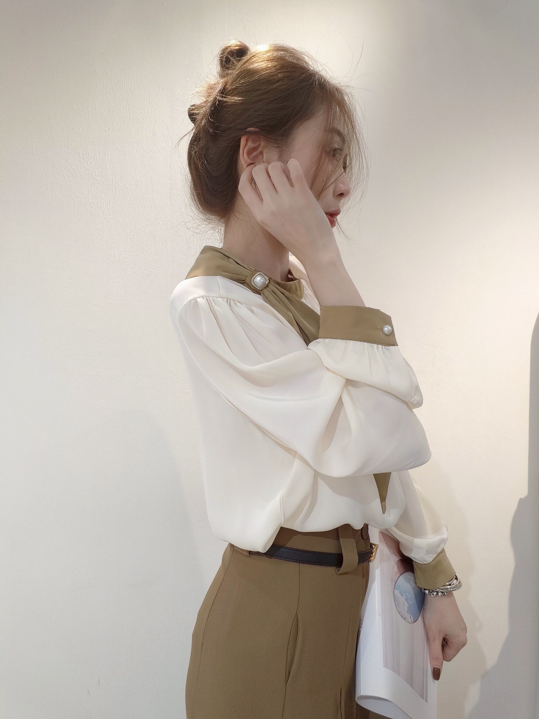 ｜202504011｜🔍上衣系列#652真絲撞色領結衫 (8)