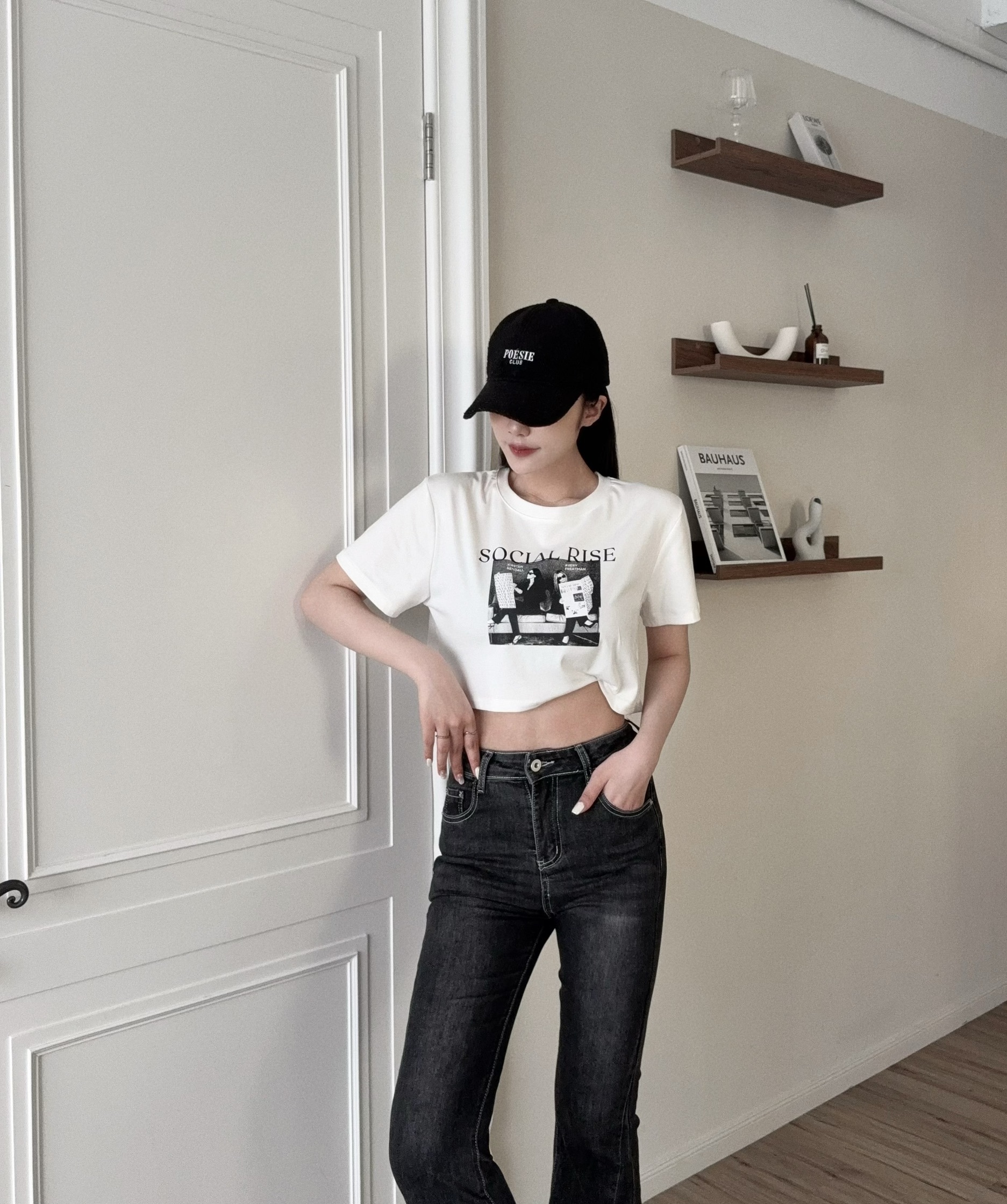 #8931-1『選品』歐美字母人像短版T (4)