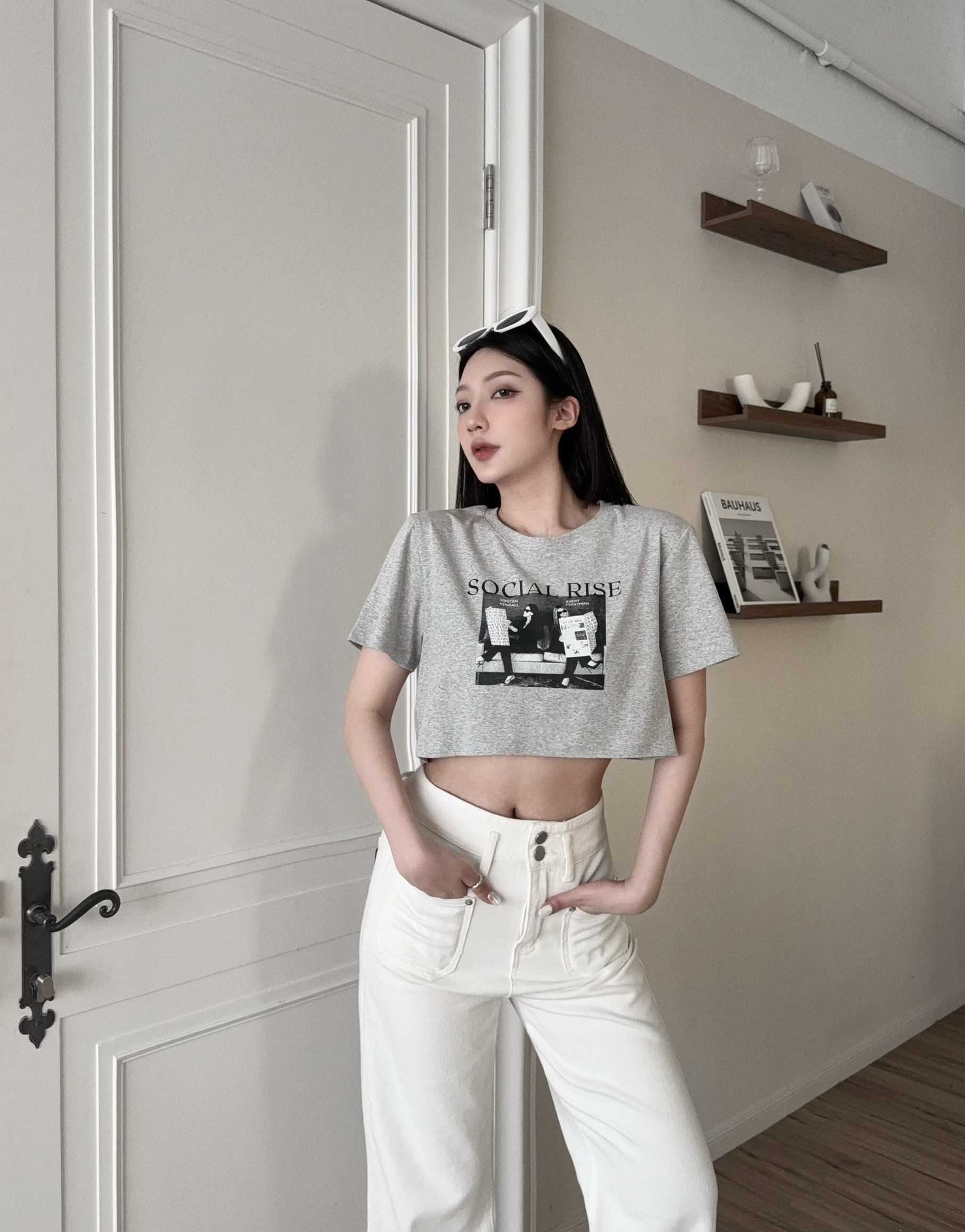 #8931-1『選品』歐美字母人像短版T