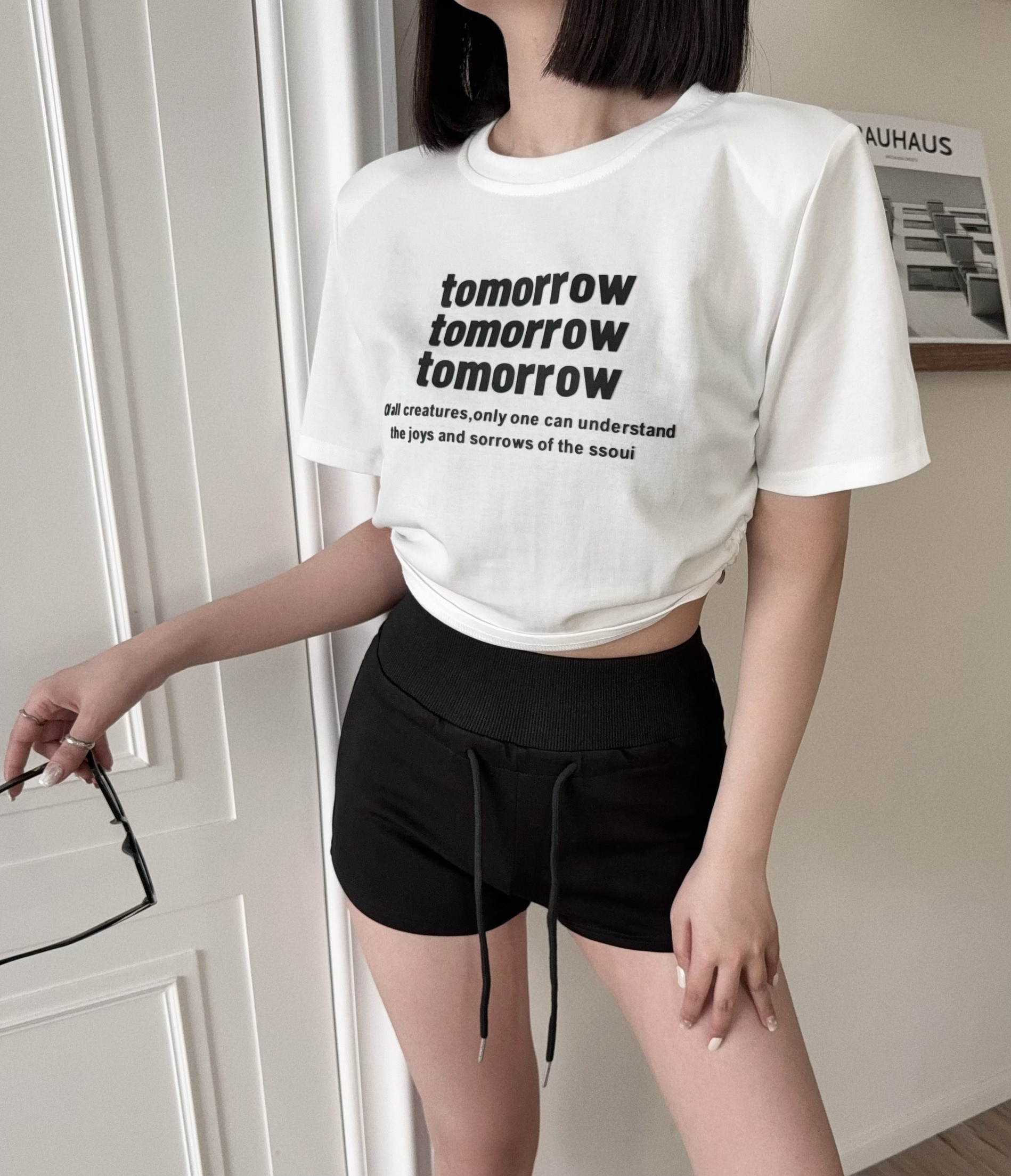 5526 『選品』街頭簡約英文字母抽繩短版T (2)